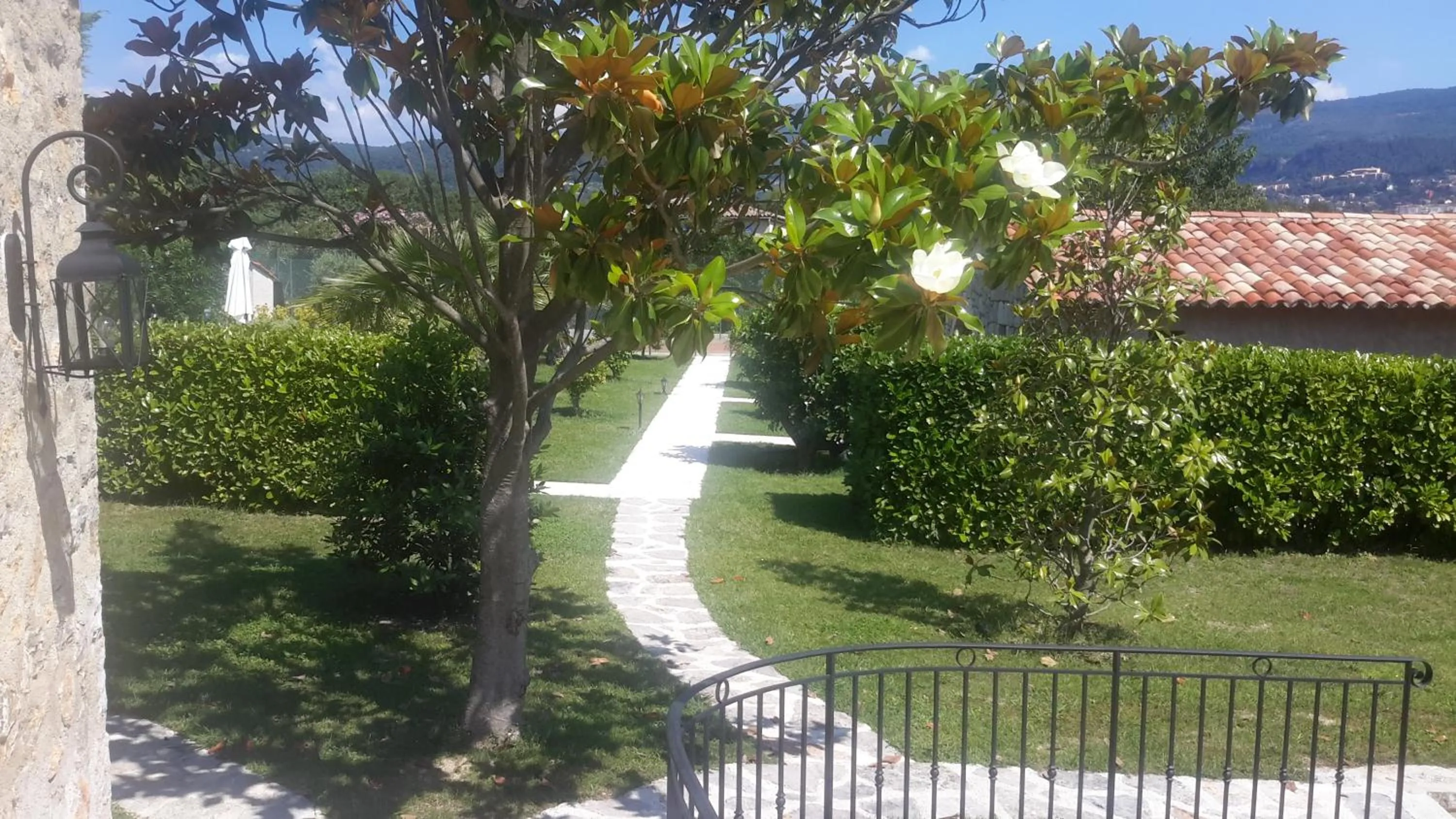 Aux charmes de grasse
