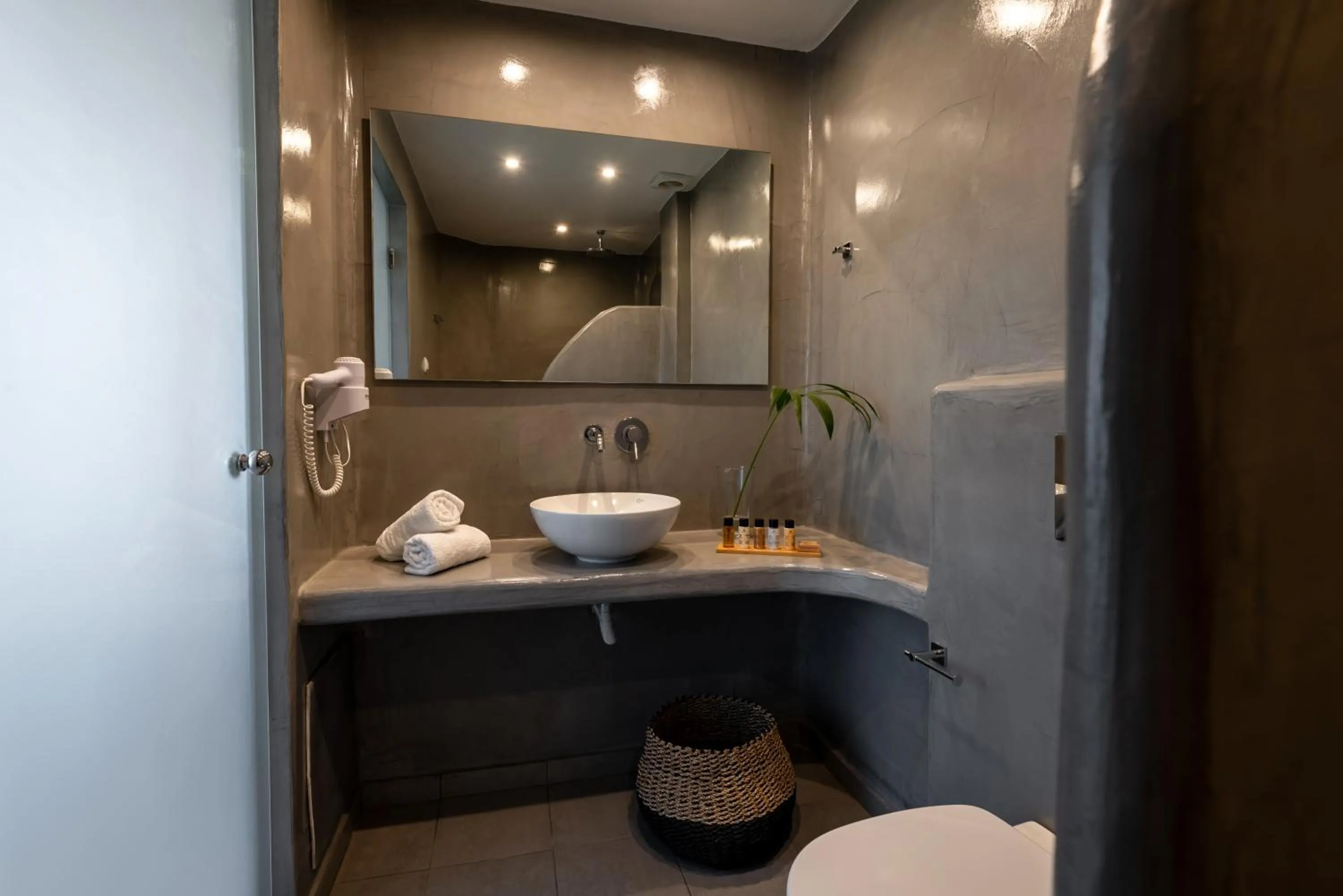 Bathroom in Kalisperis Hotel