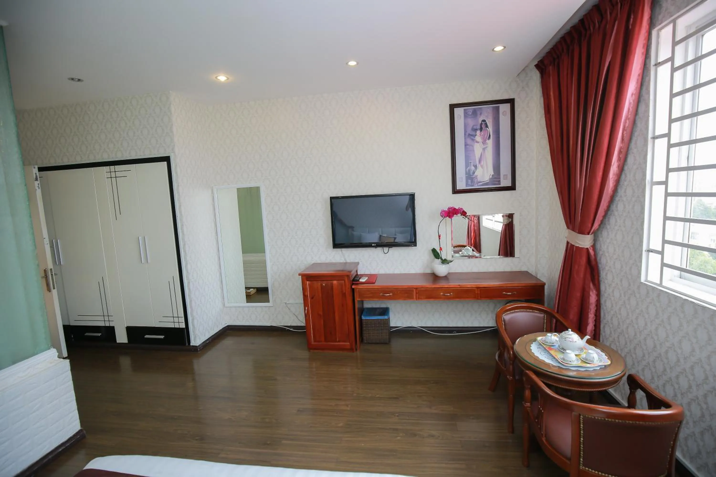 TV and multimedia, Bed in Lavender Hotel