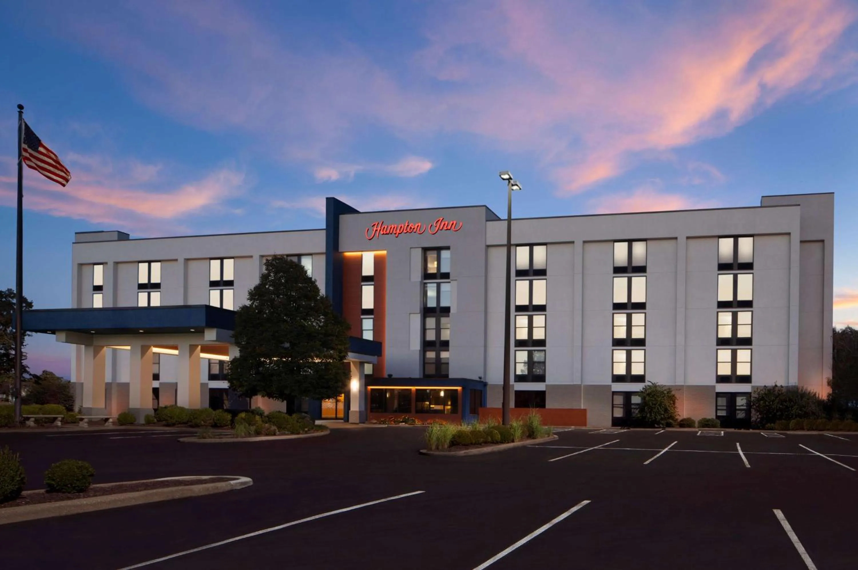 Property building in Hampton Inn Evansville