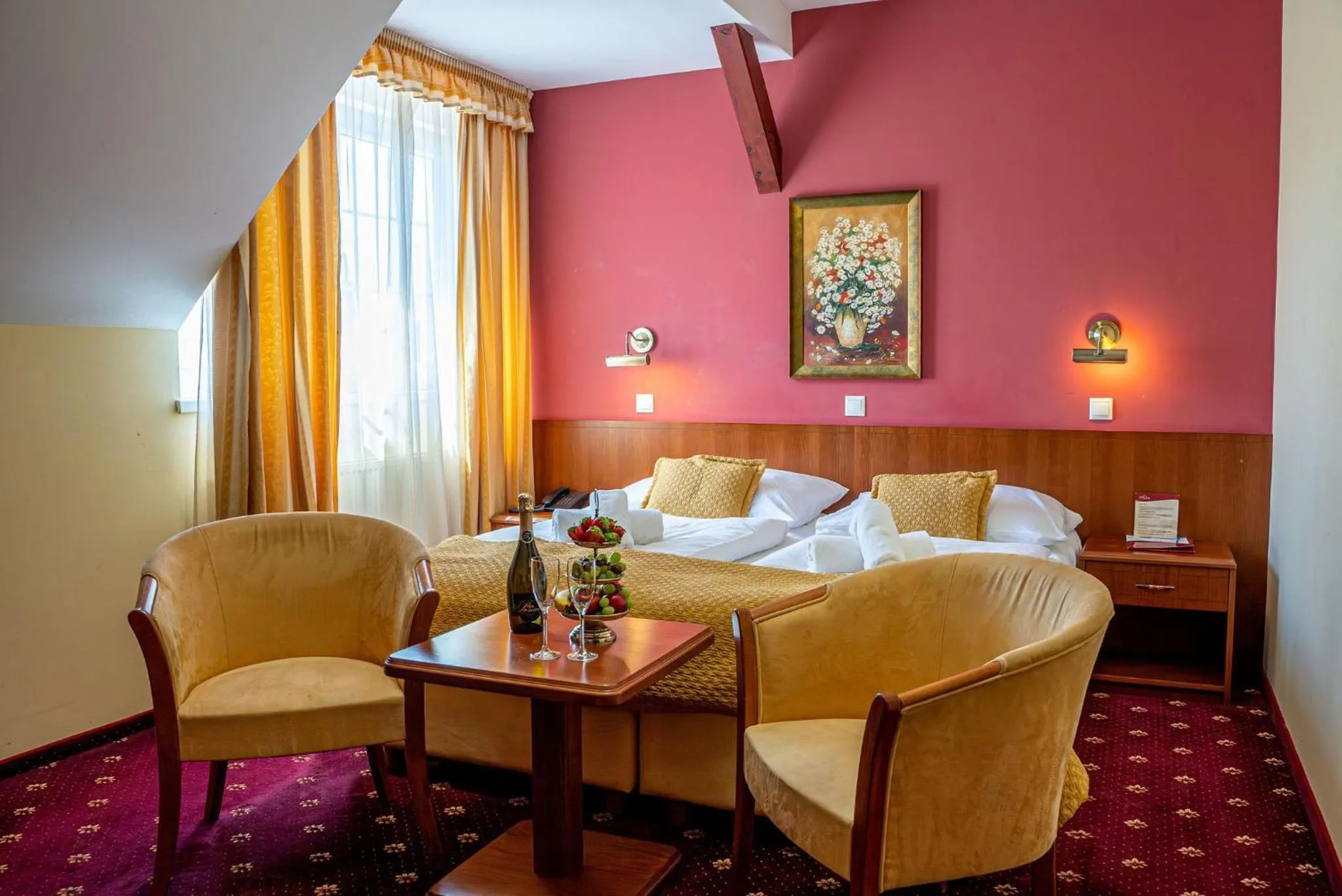 Property building, Bed in Hotel Tilia