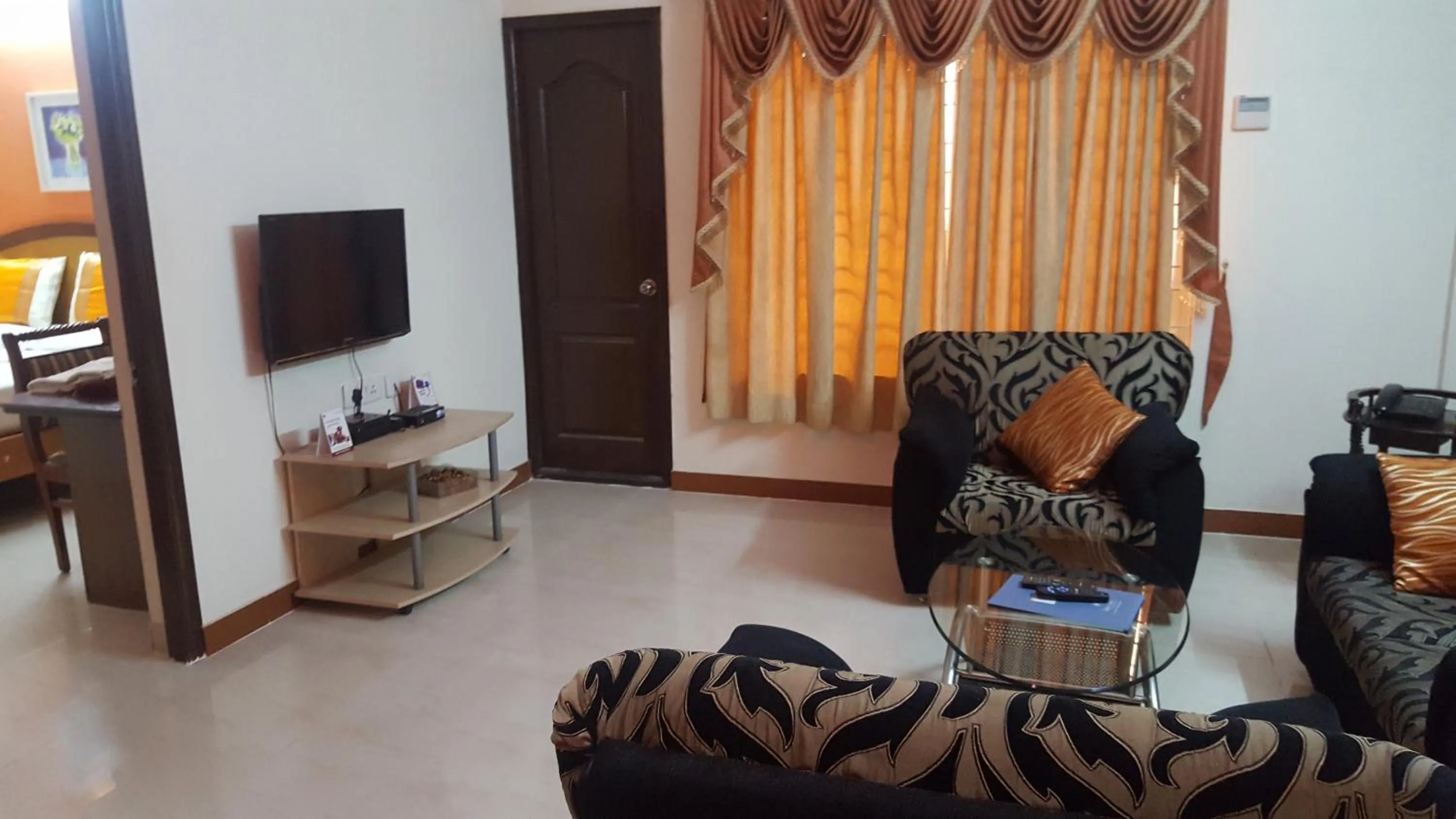 Living room in Maple Suites