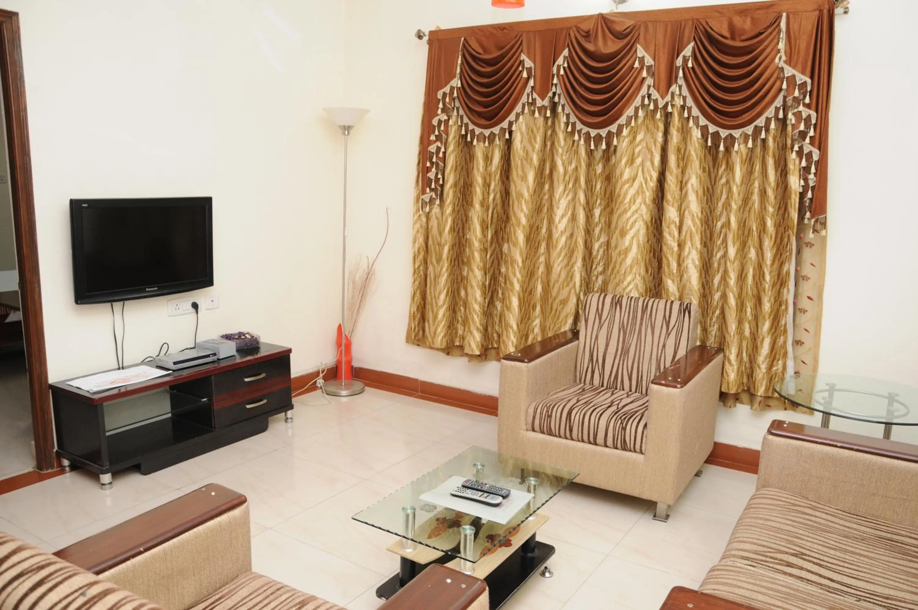 Living room in Maple Suites