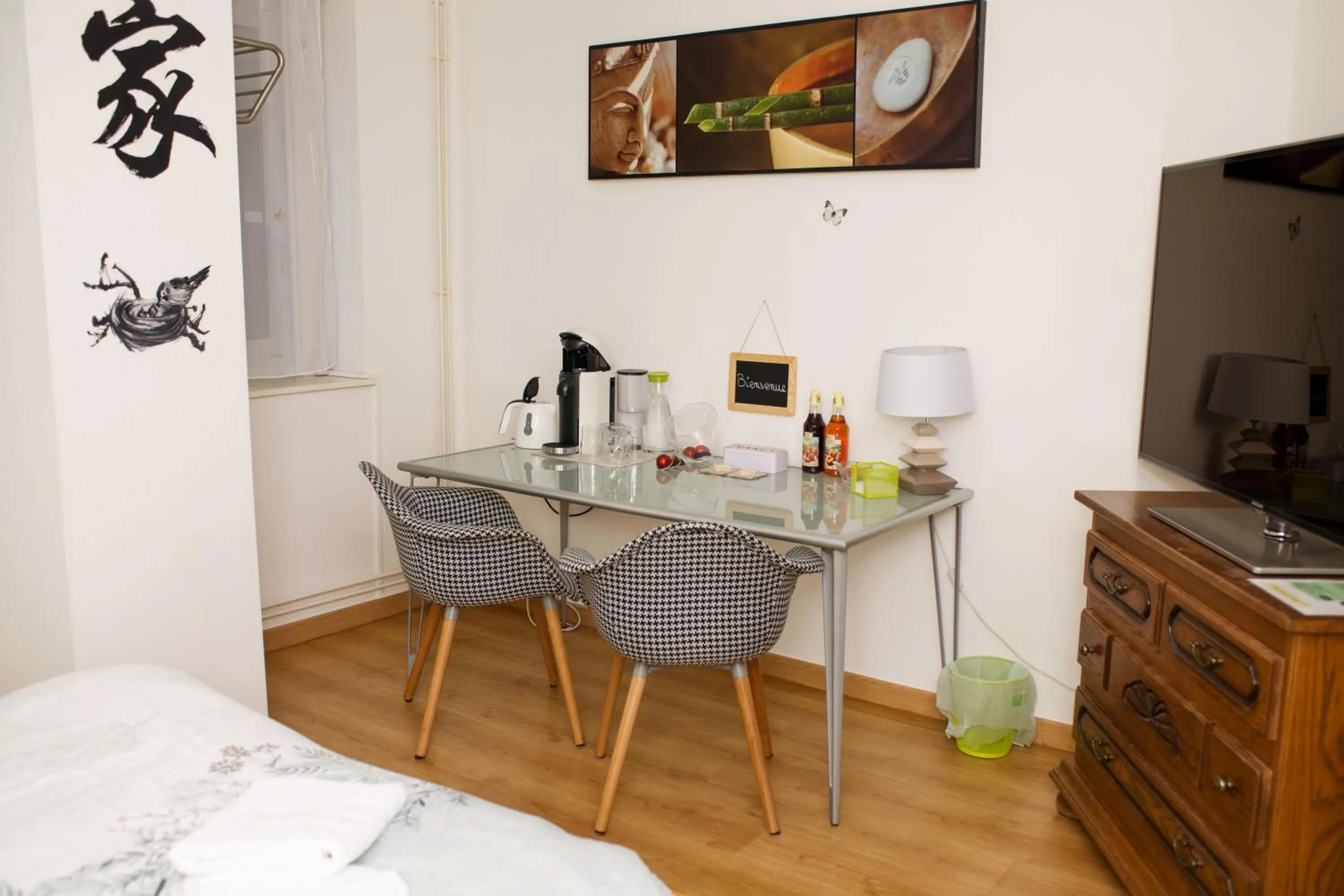 Coffee/tea facilities in Chambre d'hôtes Au Coeur De NancyB&B proche gare de Nancy