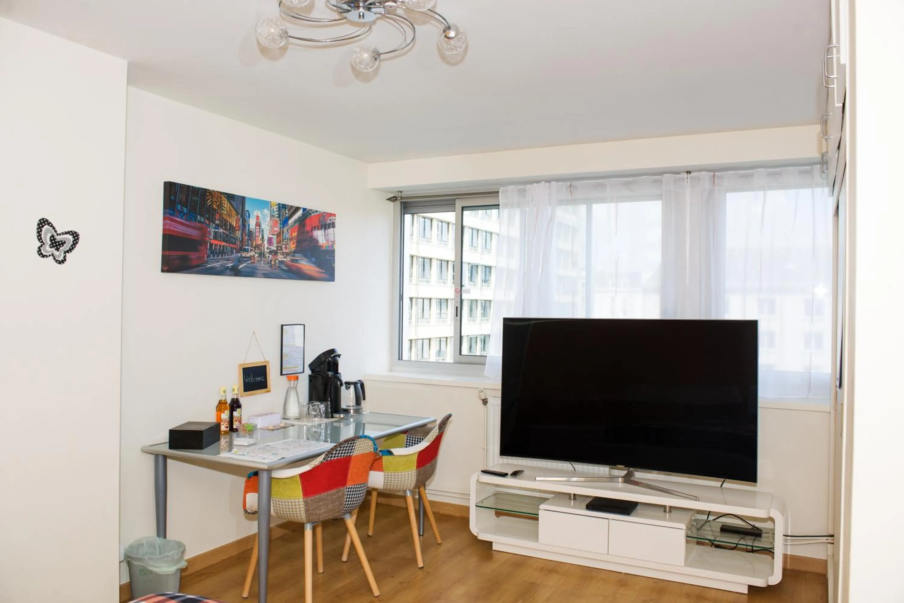 Communal lounge/ TV room in Chambre d'hôtes Au Coeur De NancyB&B proche gare de Nancy