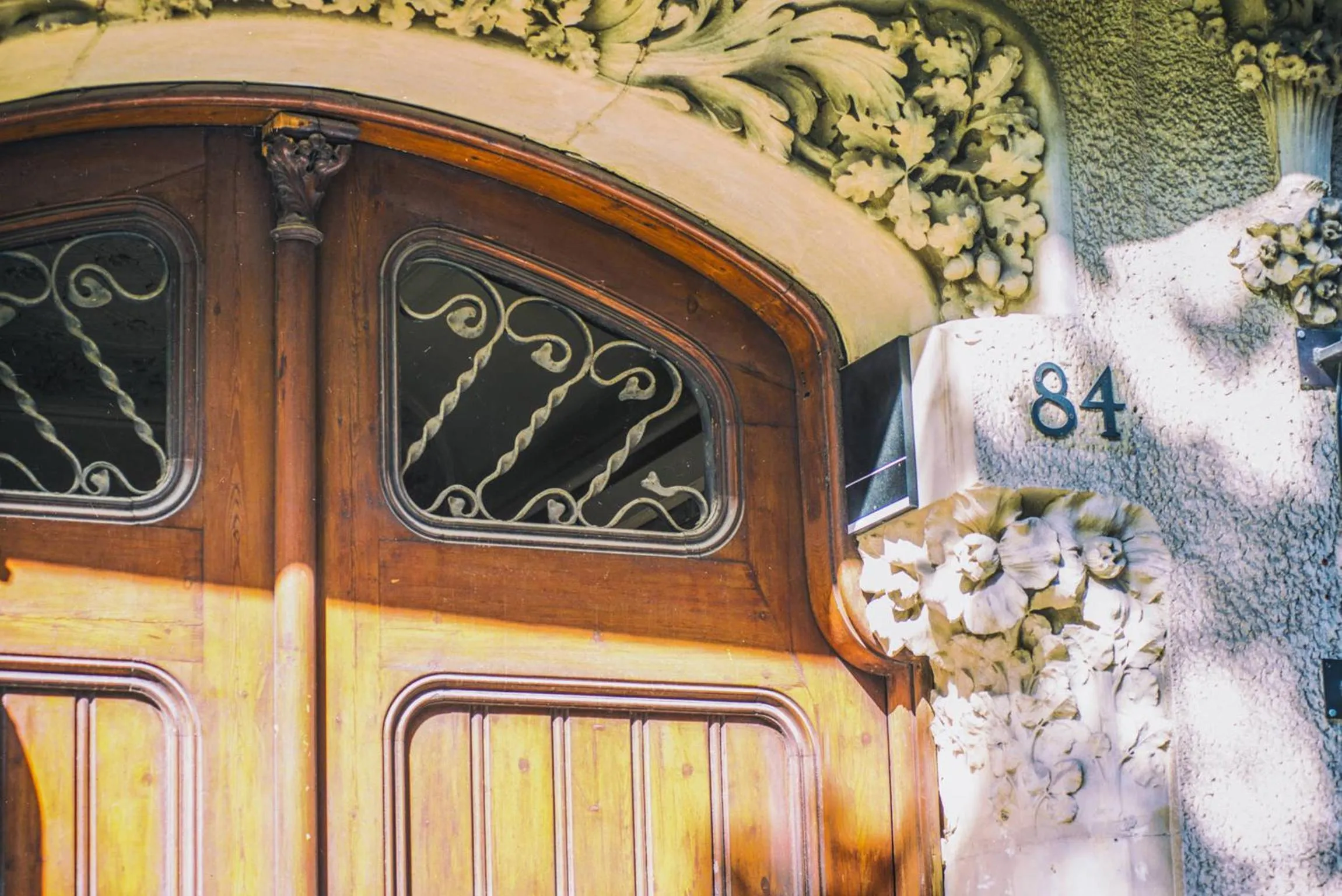 Facade/entrance in Mosaic by Ona