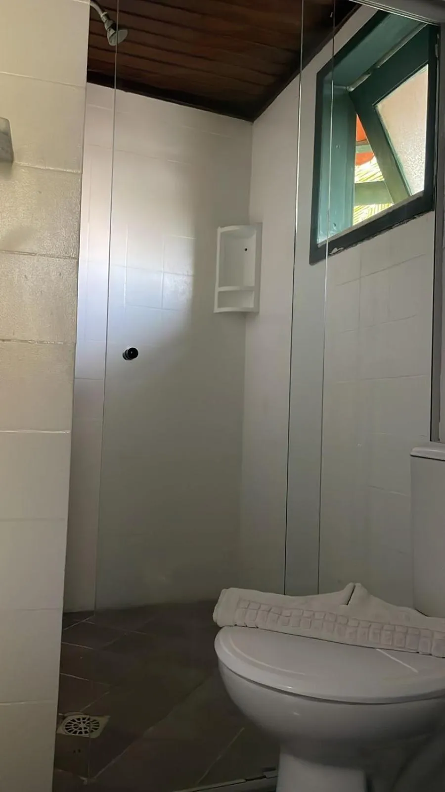 Toilet in Pousada Saint Germain