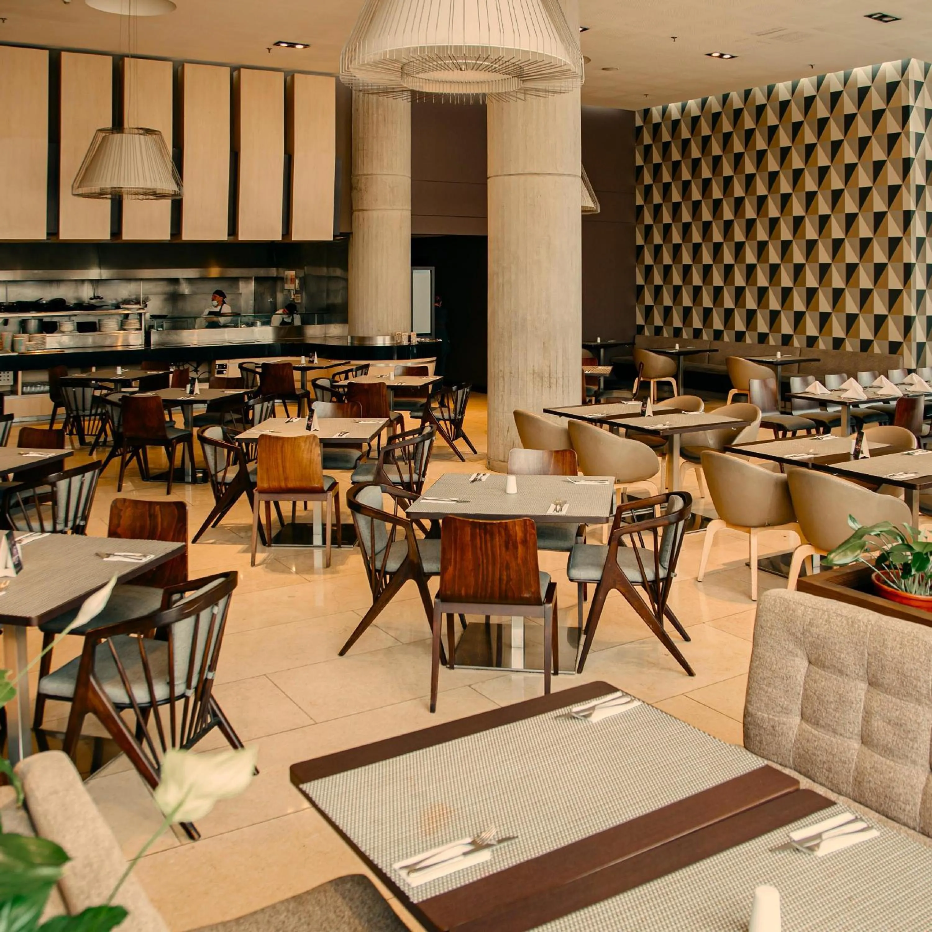 Restaurant/places to eat in Hilton DoubleTree Bogotá Salitre AR