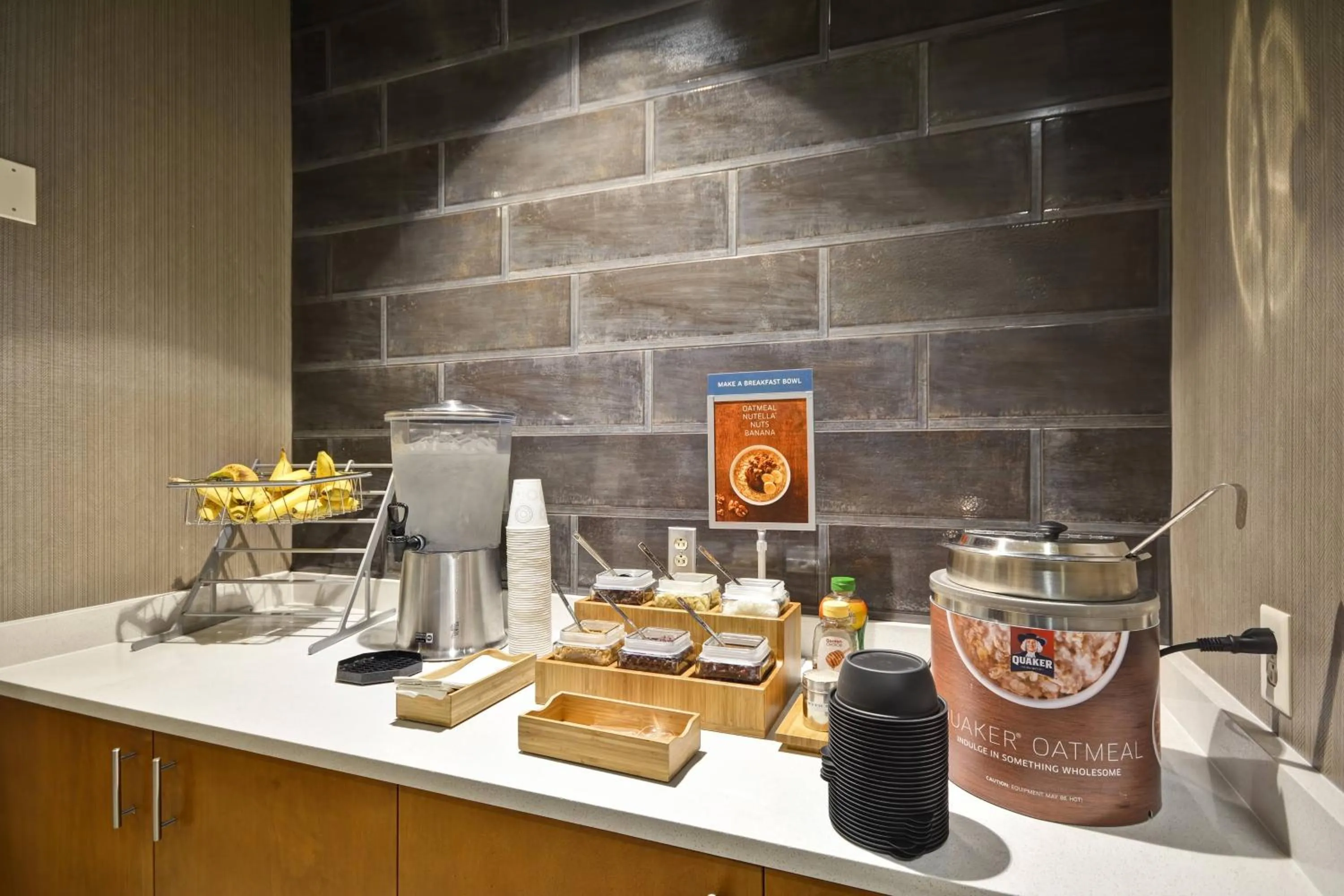 Breakfast in SpringHill Suites by Marriott Indianapolis Airport/Plainfield
