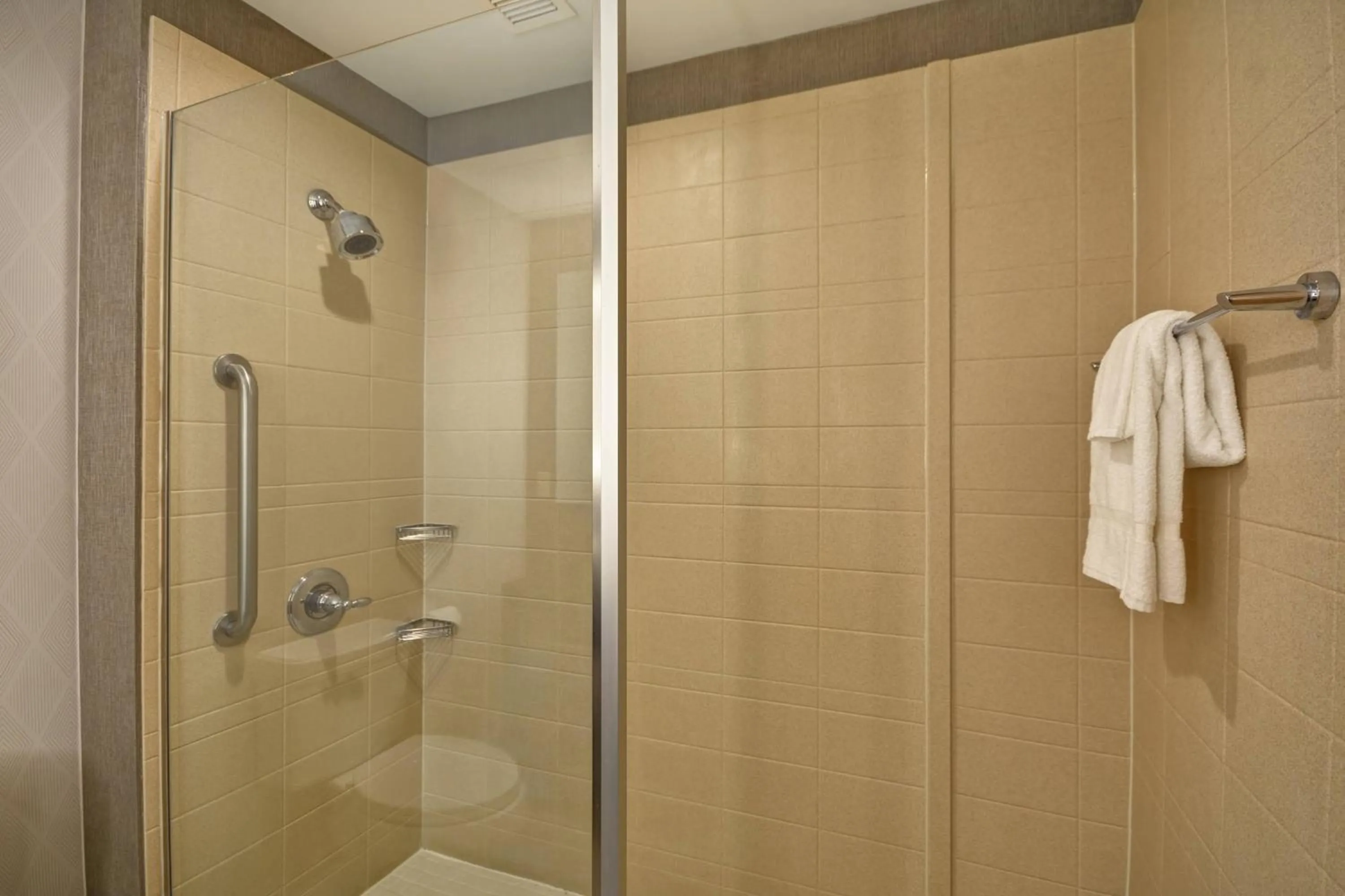 Bathroom in SpringHill Suites by Marriott Indianapolis Airport/Plainfield
