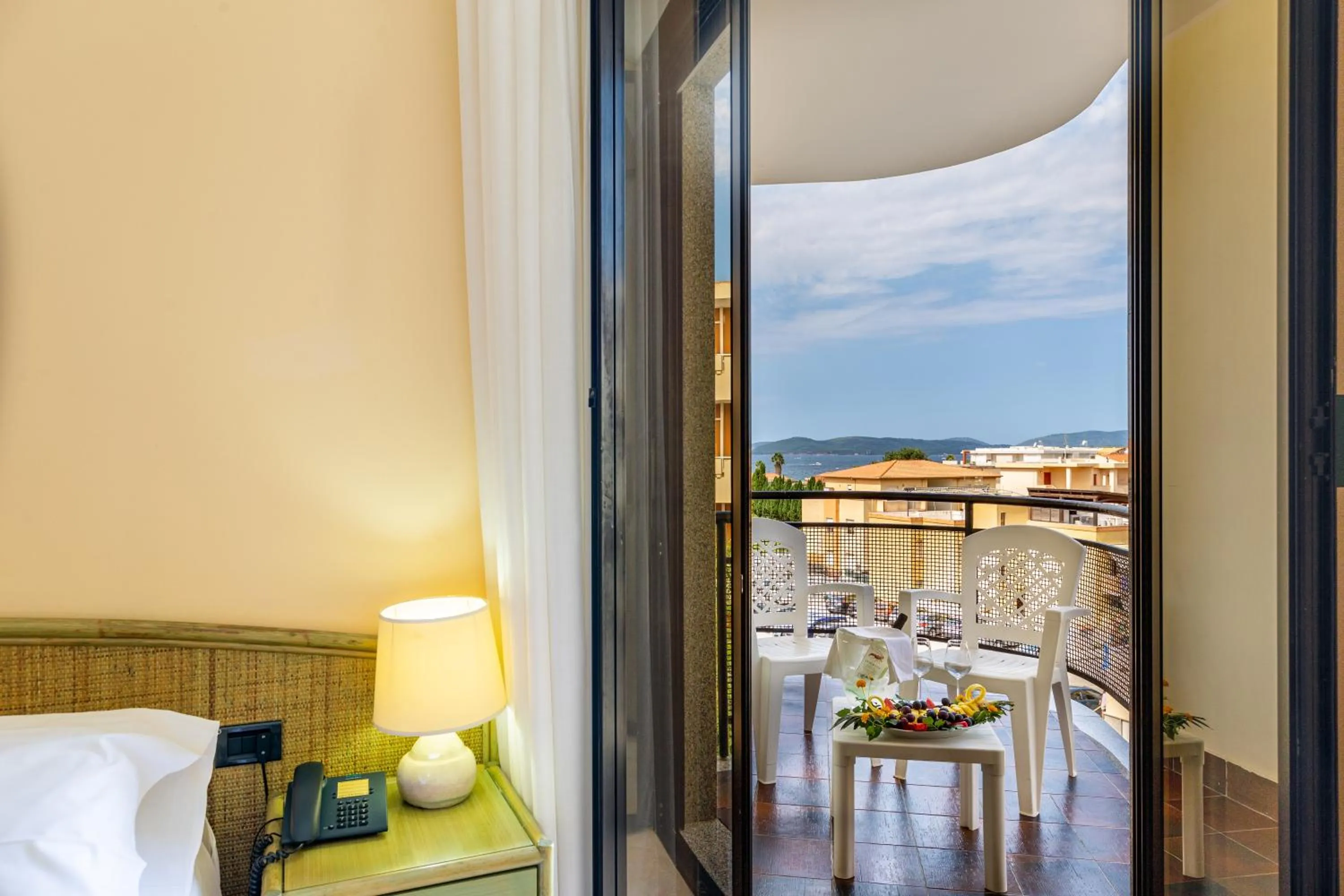 Standard Double or Twin Room with Balcony and Sea View in Rina Hotel