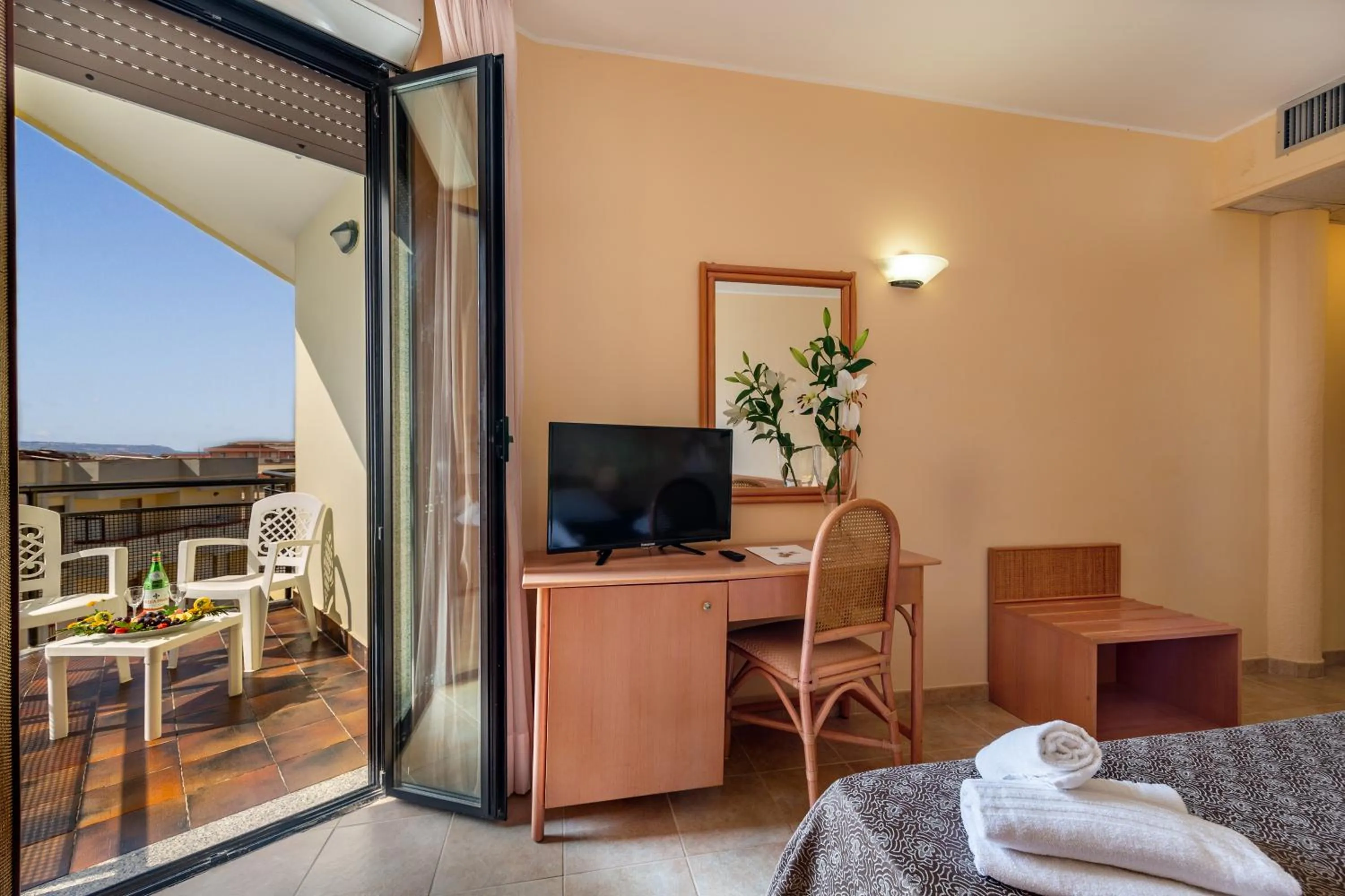 Standard Double or Twin Room with Balcony in Rina Hotel