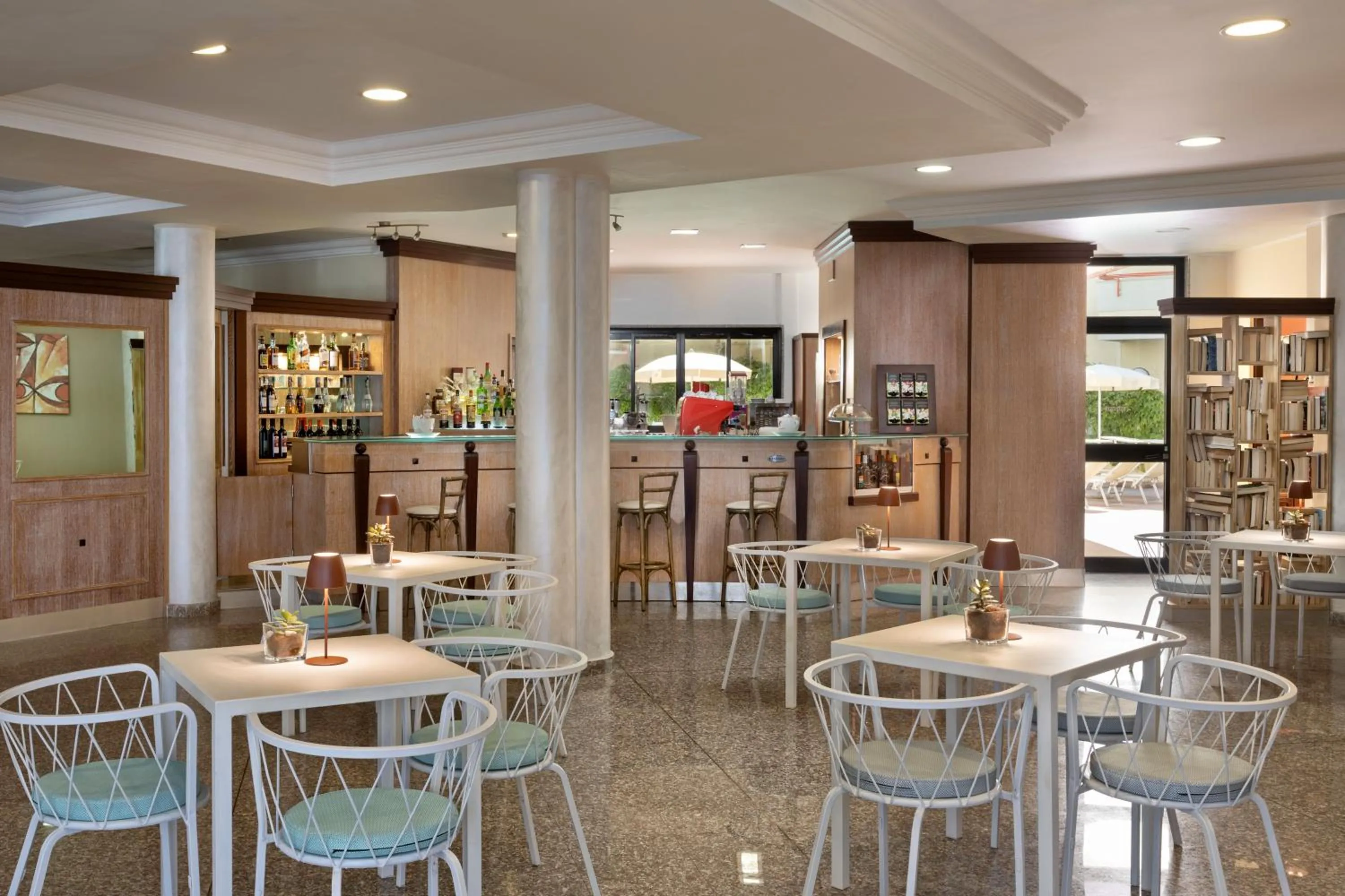 Lounge or bar in Rina Hotel