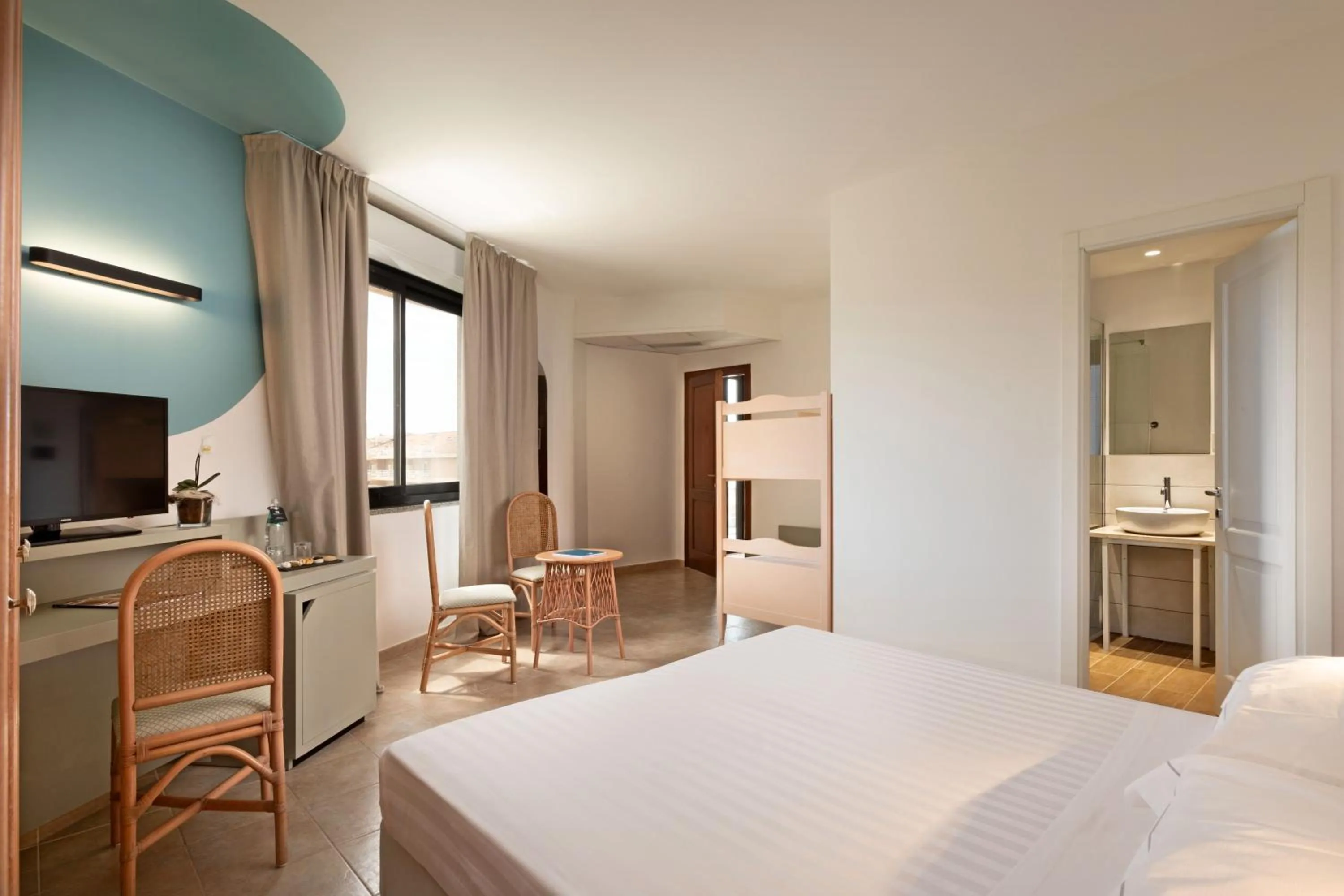 Bedroom, Bed in Rina Hotel