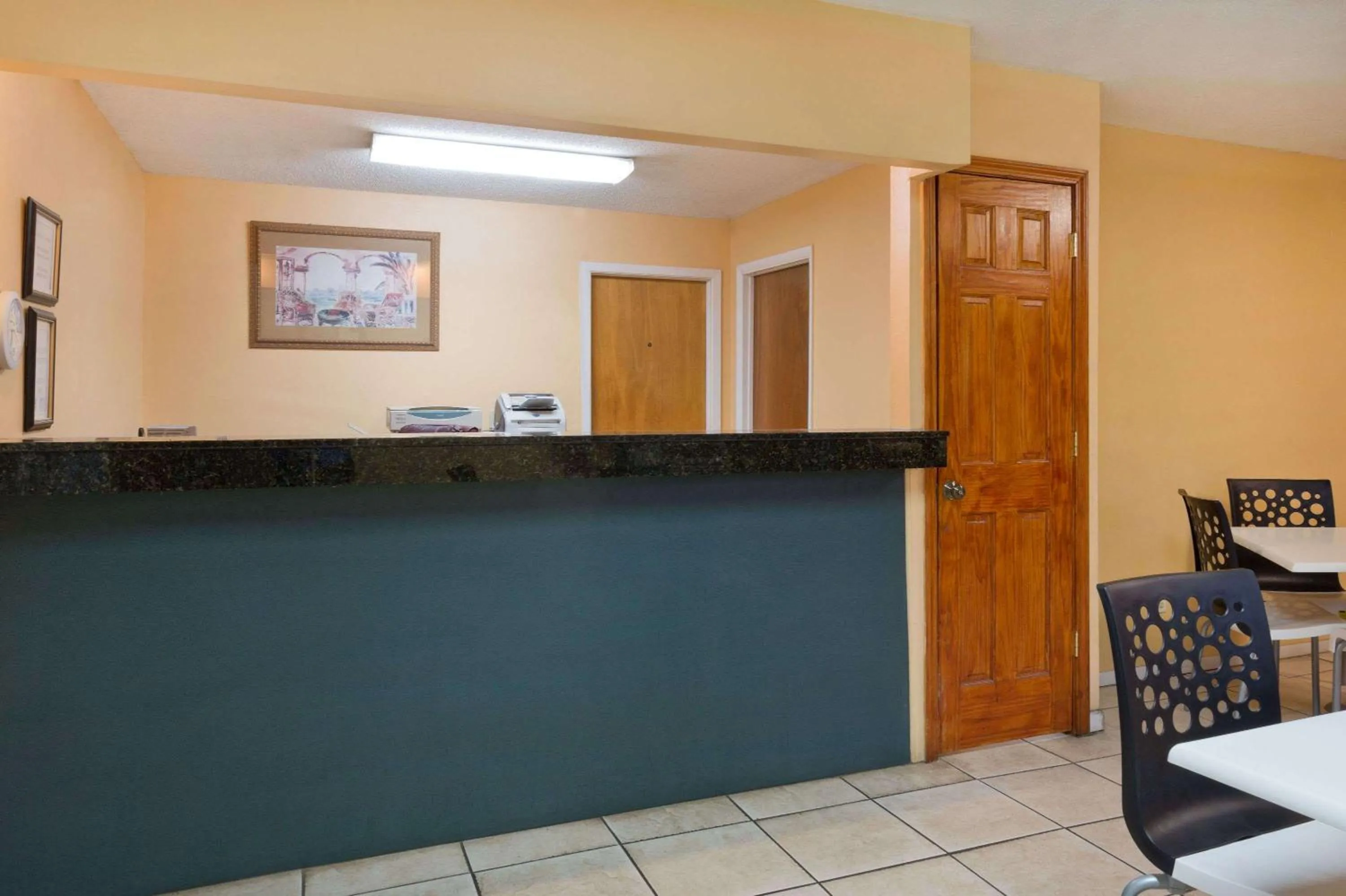 Lobby or reception in Super 8 by Wyndham Chipley