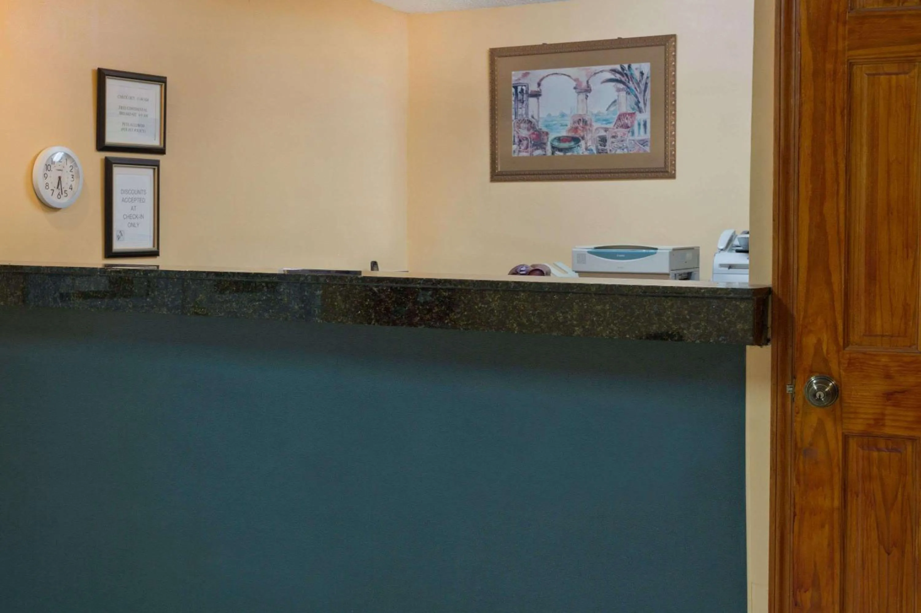 Lobby or reception in Super 8 by Wyndham Chipley