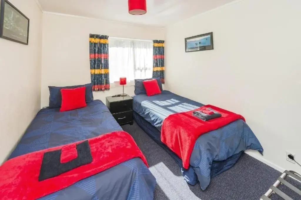 Twin Room with Shared Bathroom - single occupancy in Anndion Lodge Motel & Conference Centre Twin Room with Shared Bathroom - single occupancy in Anndion Lodge Motel & Conference Centre