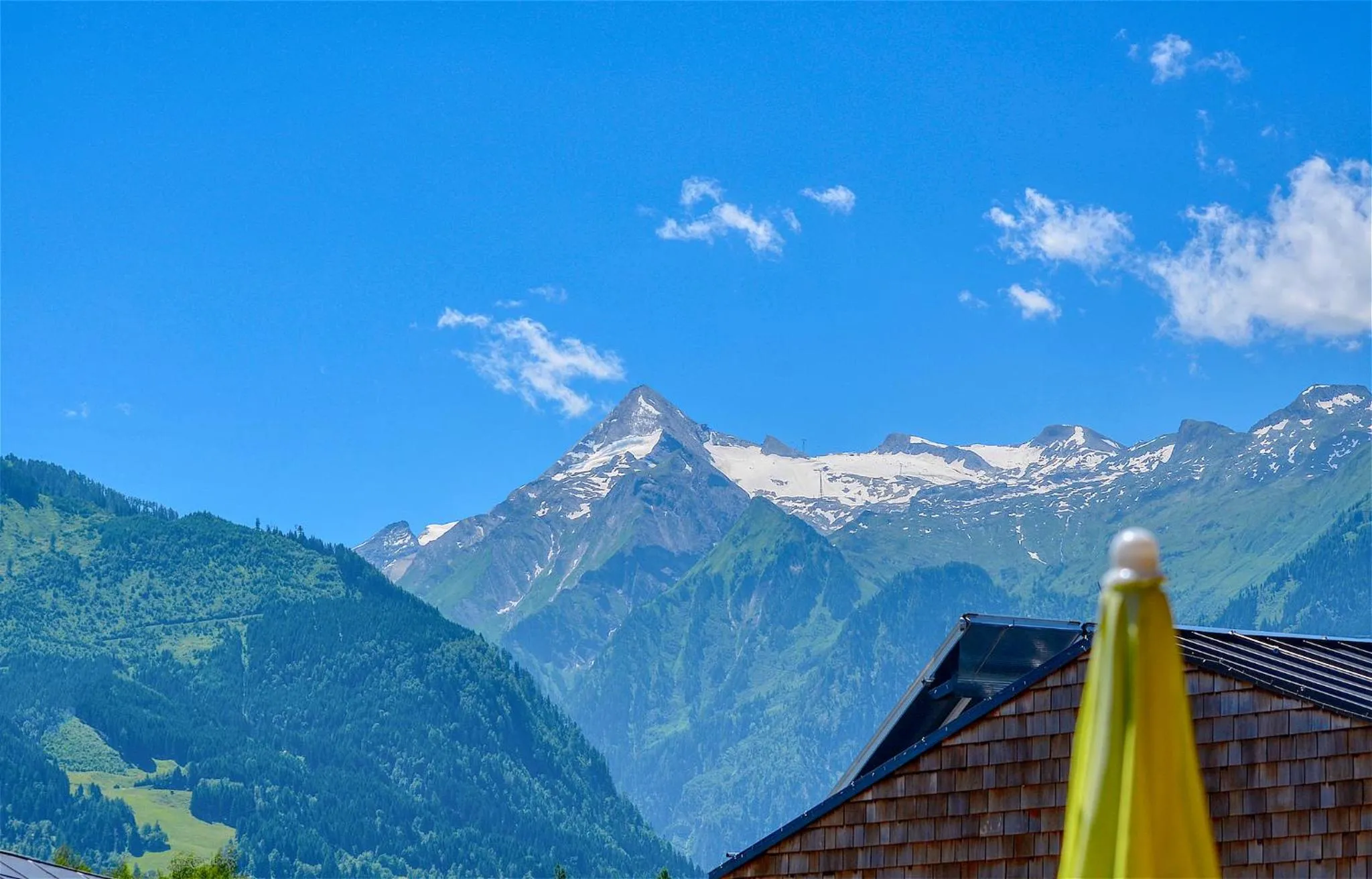 Mountain view in Chalet Seven - by Alpen Apartments