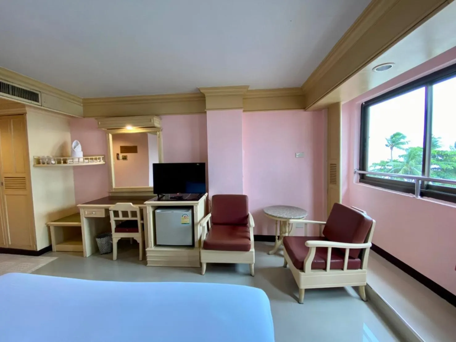 TV and multimedia, Bed in AA Hotel Pattaya