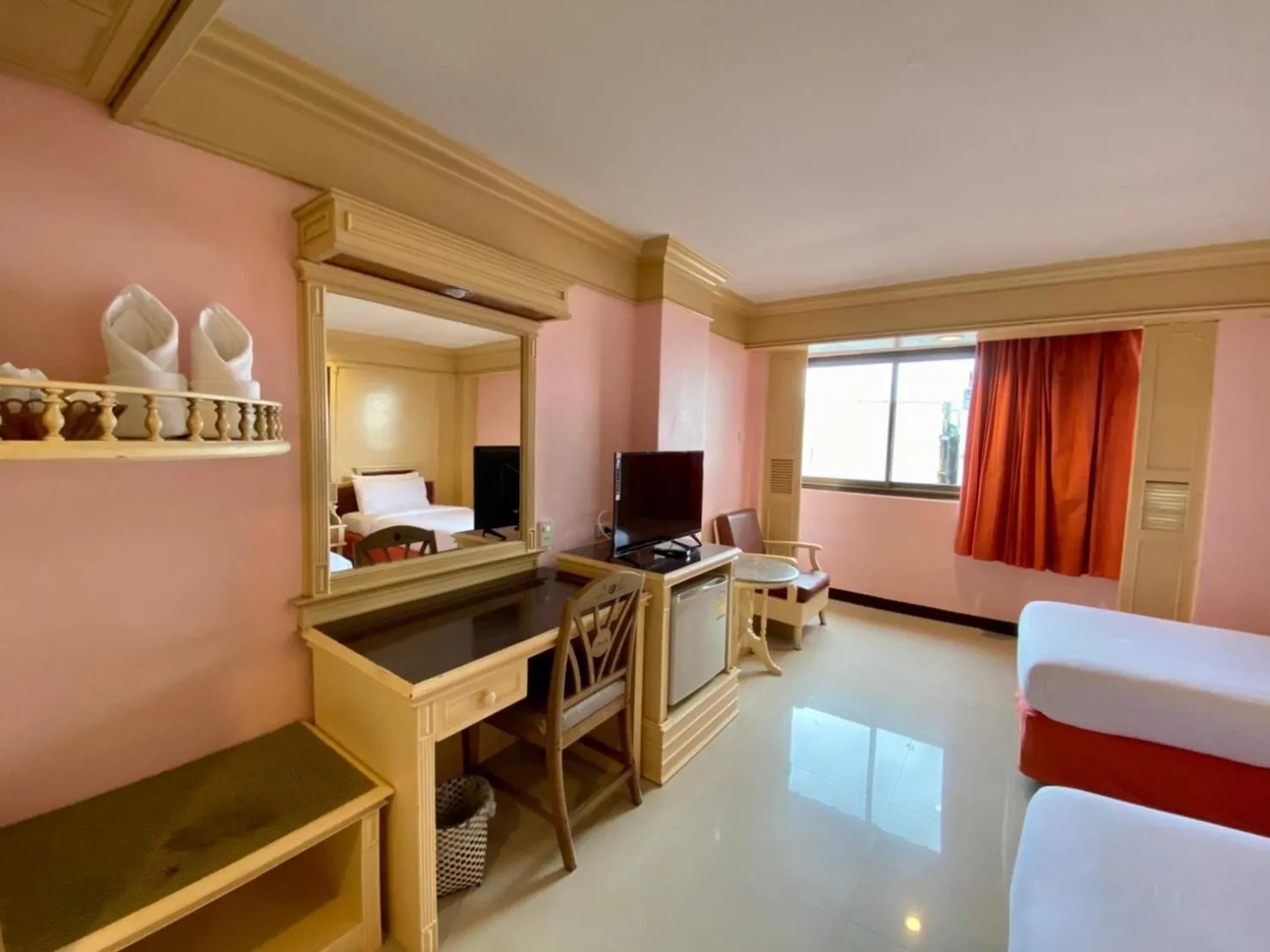 TV and multimedia in AA Hotel Pattaya