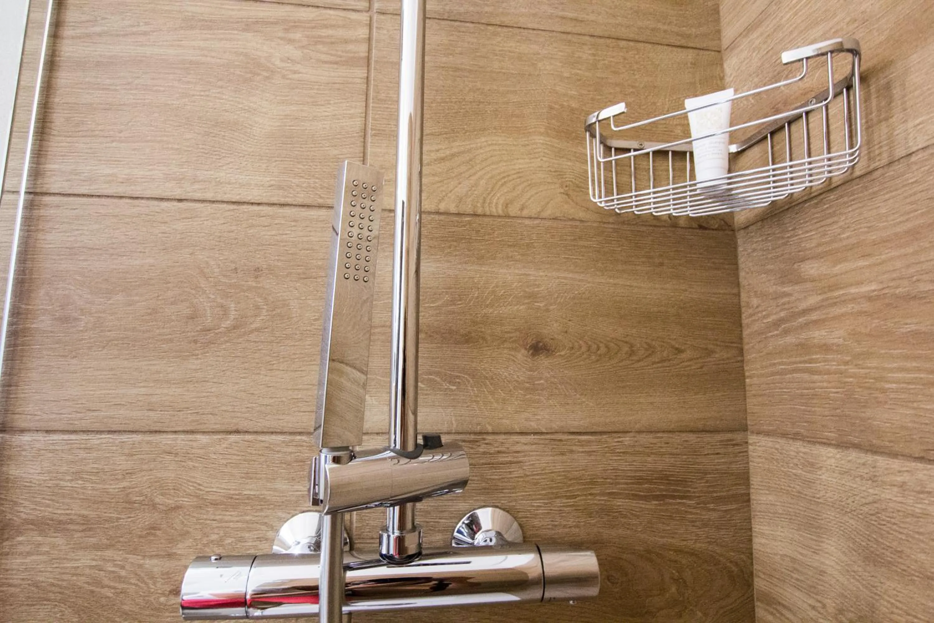 Shower in Quarto Latino B&B