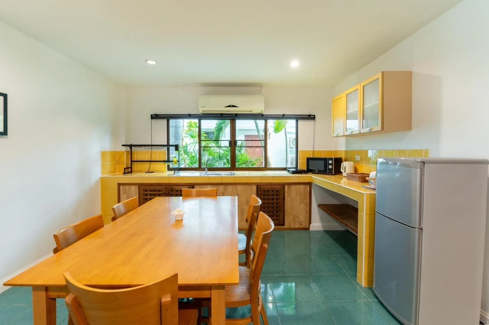 Kitchen or kitchenette in Dolphin Bay Beach Resort