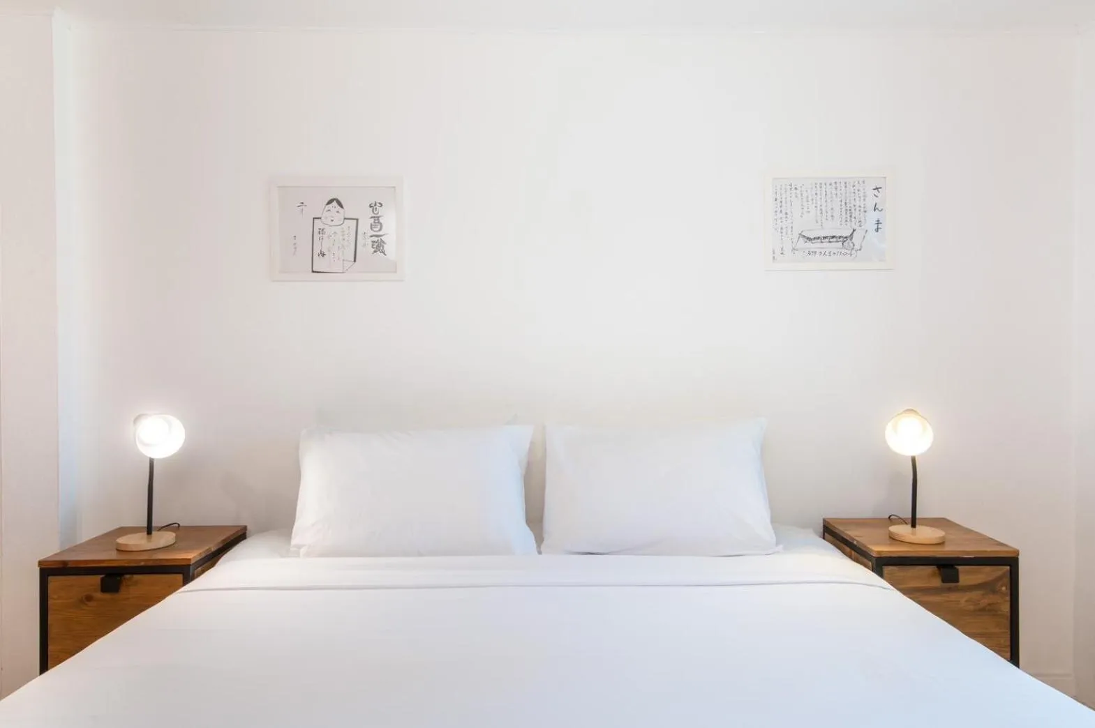 Bedroom, Bed in Dolphin Bay Beach Resort