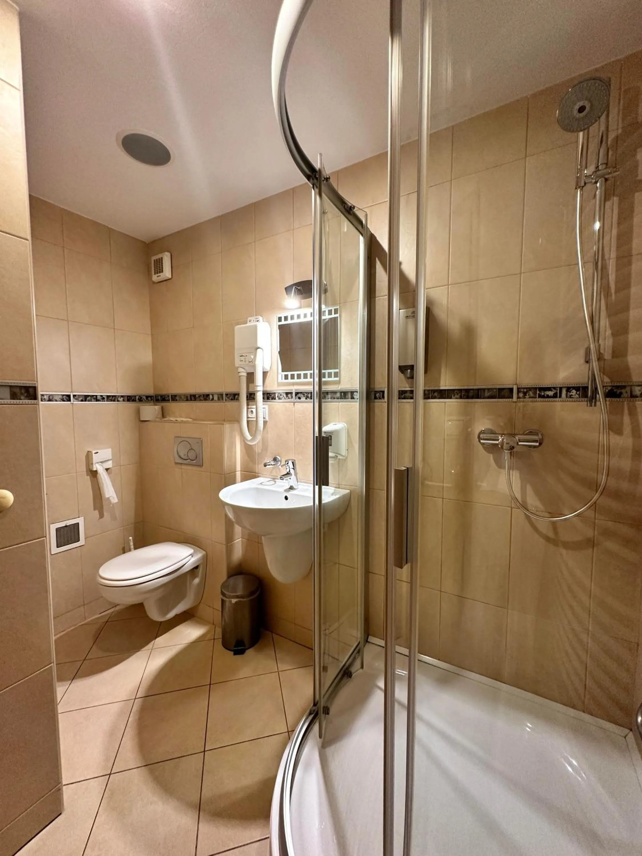 Bathroom in Hotel Muza