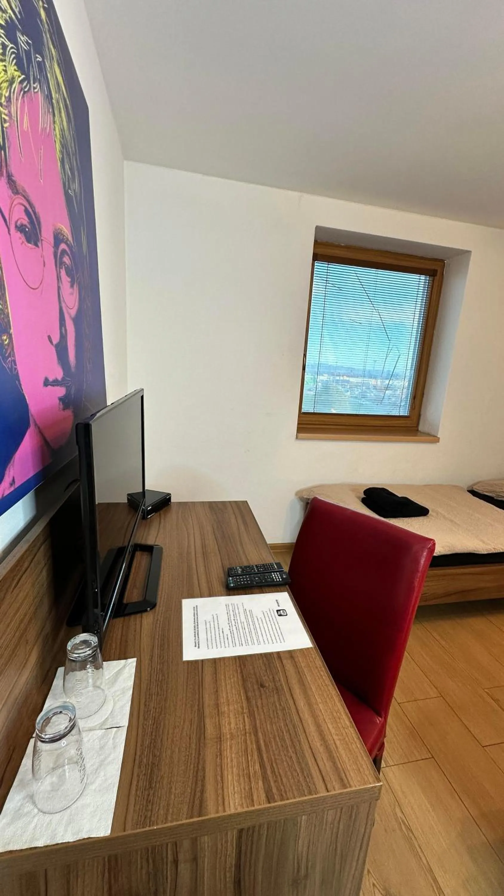 TV and multimedia in Hotel Muza