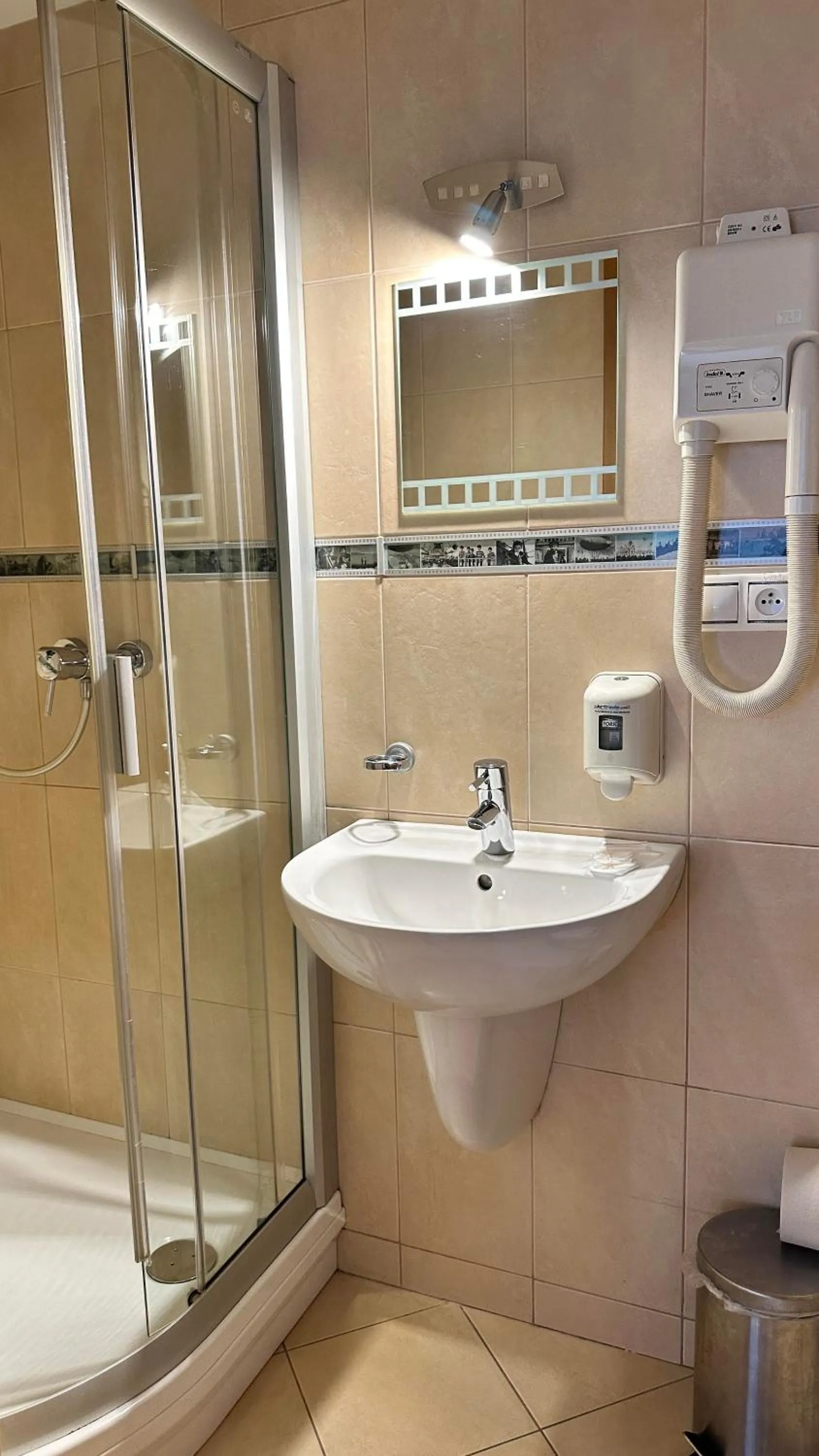 Bathroom in Hotel Muza