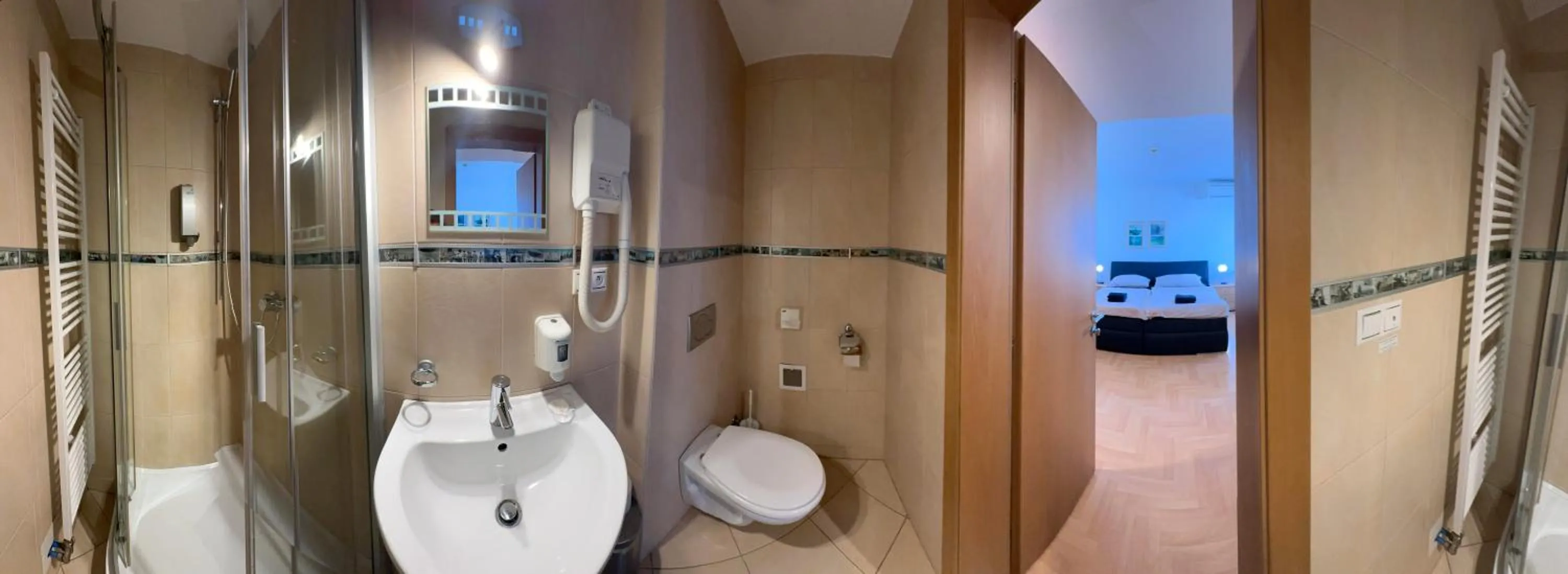 Bathroom in Hotel Muza