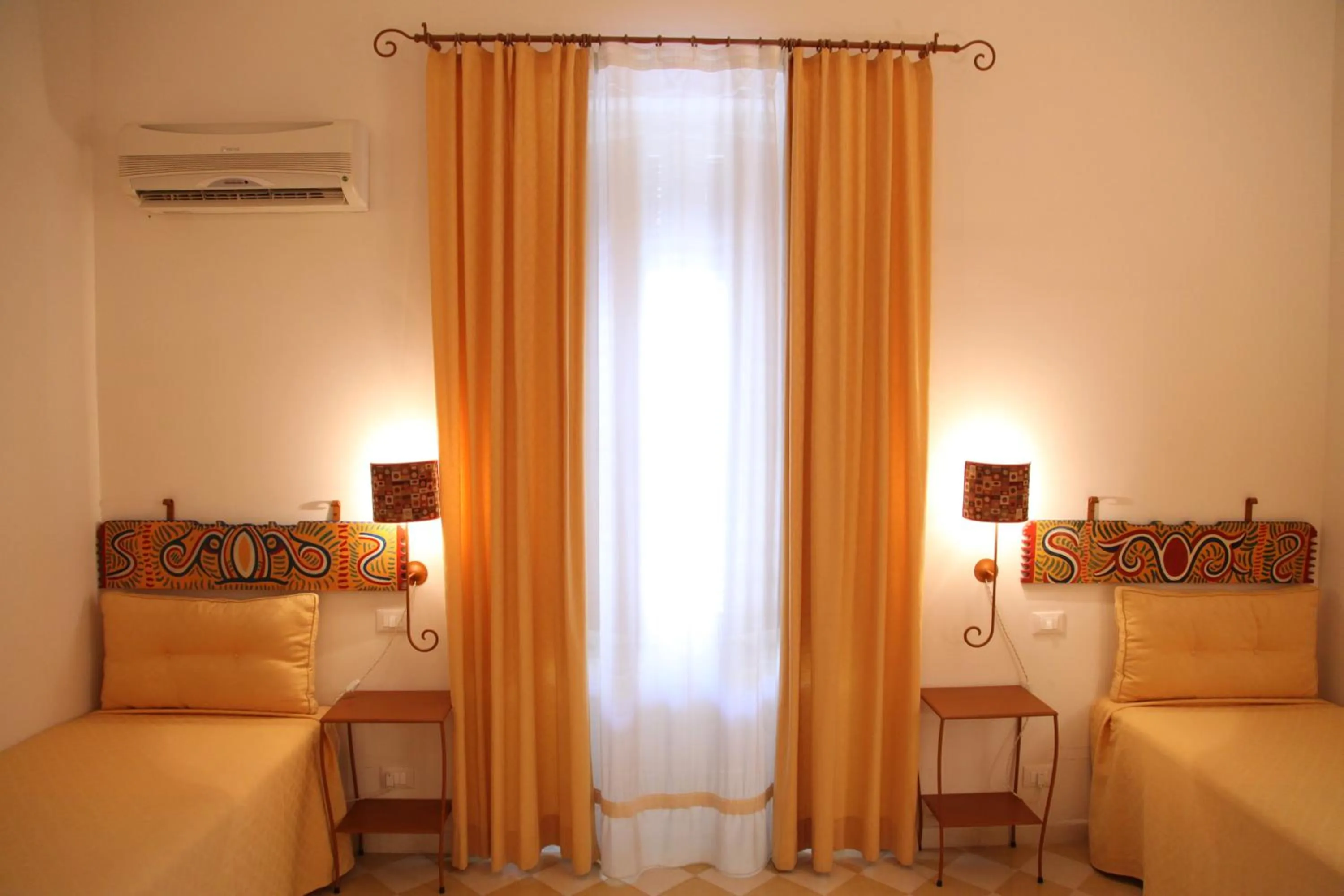 Decorative detail, Bed in B&B Casa Ruffino