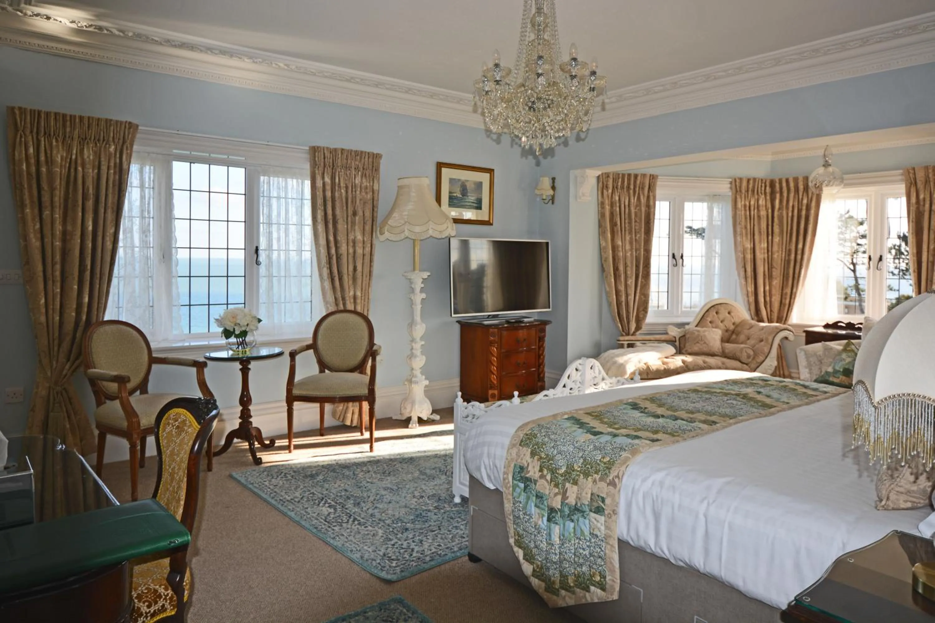 Bedroom, Bed in Haven Hall Hotel