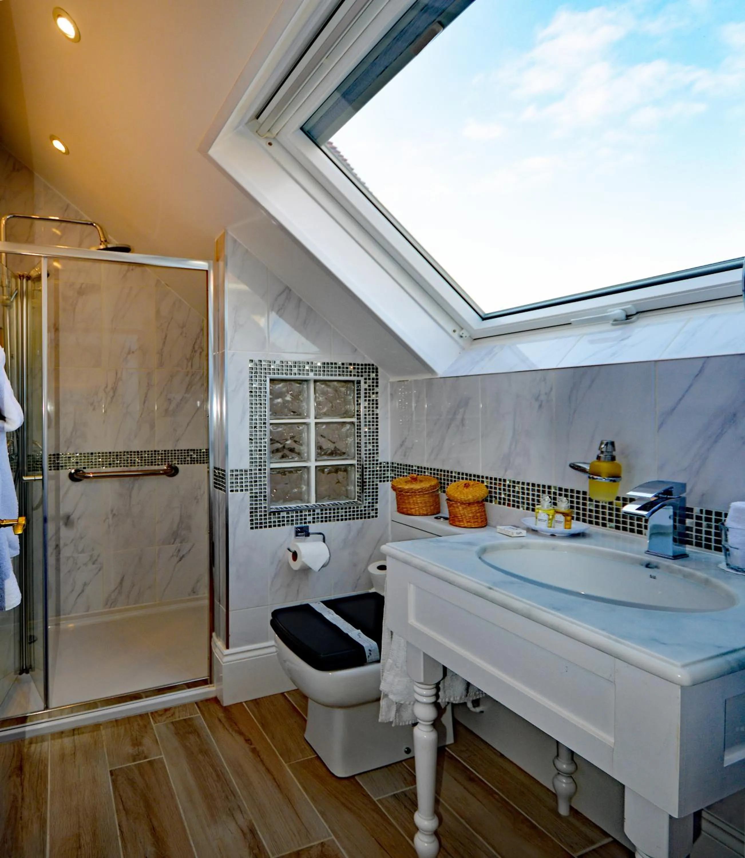 Bathroom in Haven Hall Hotel
