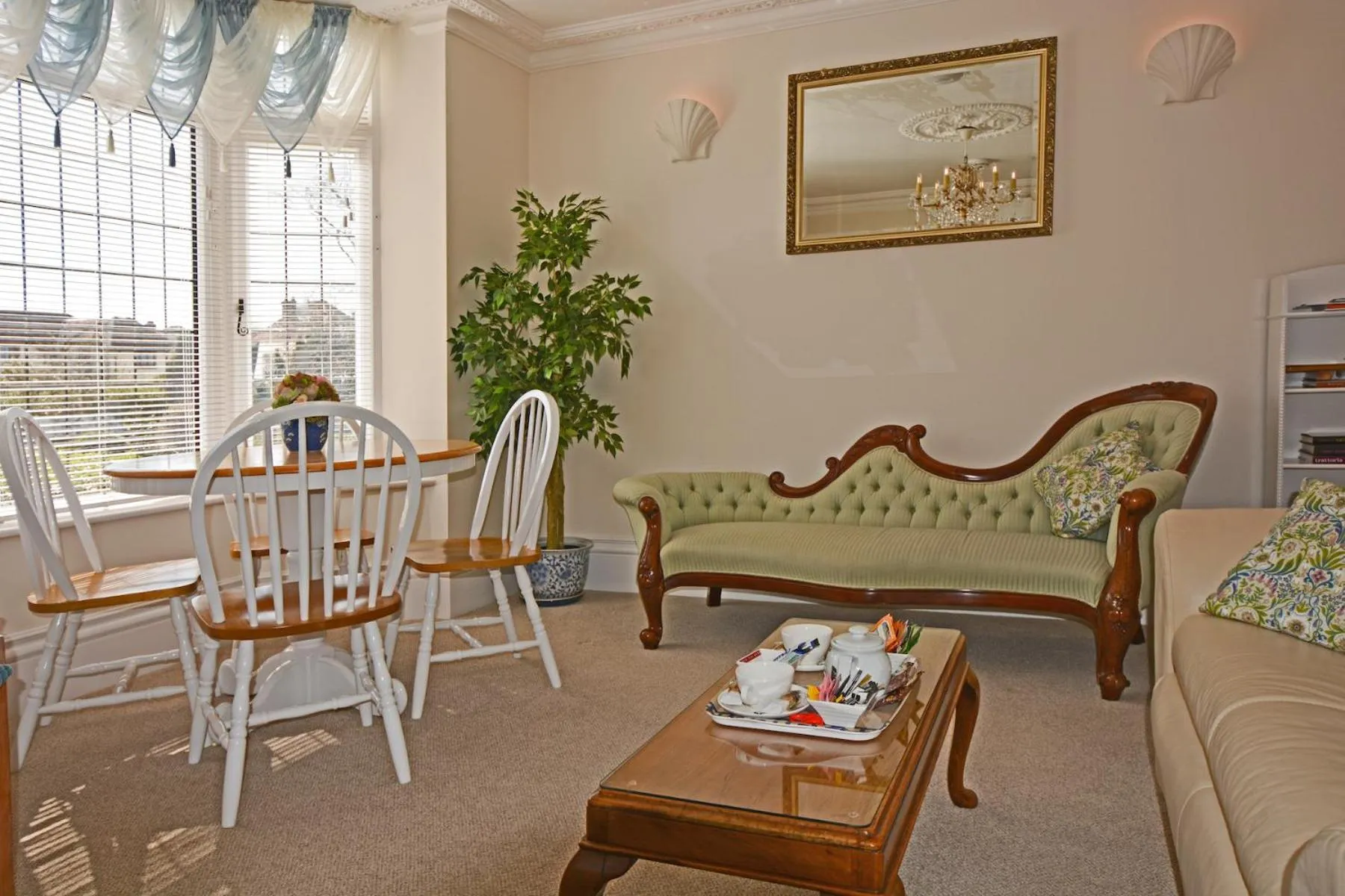 Living room in Haven Hall Hotel