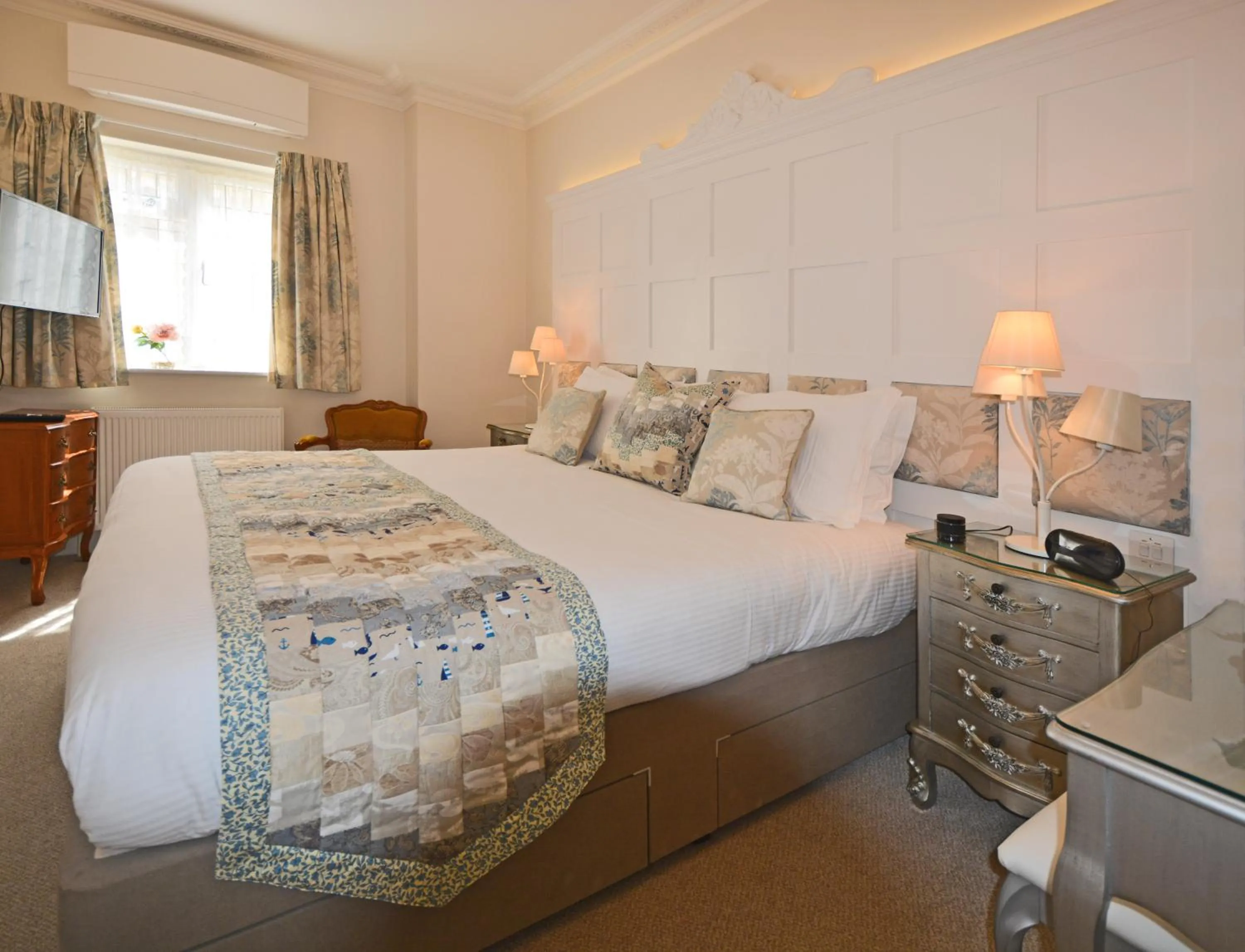 Bed in Haven Hall Hotel