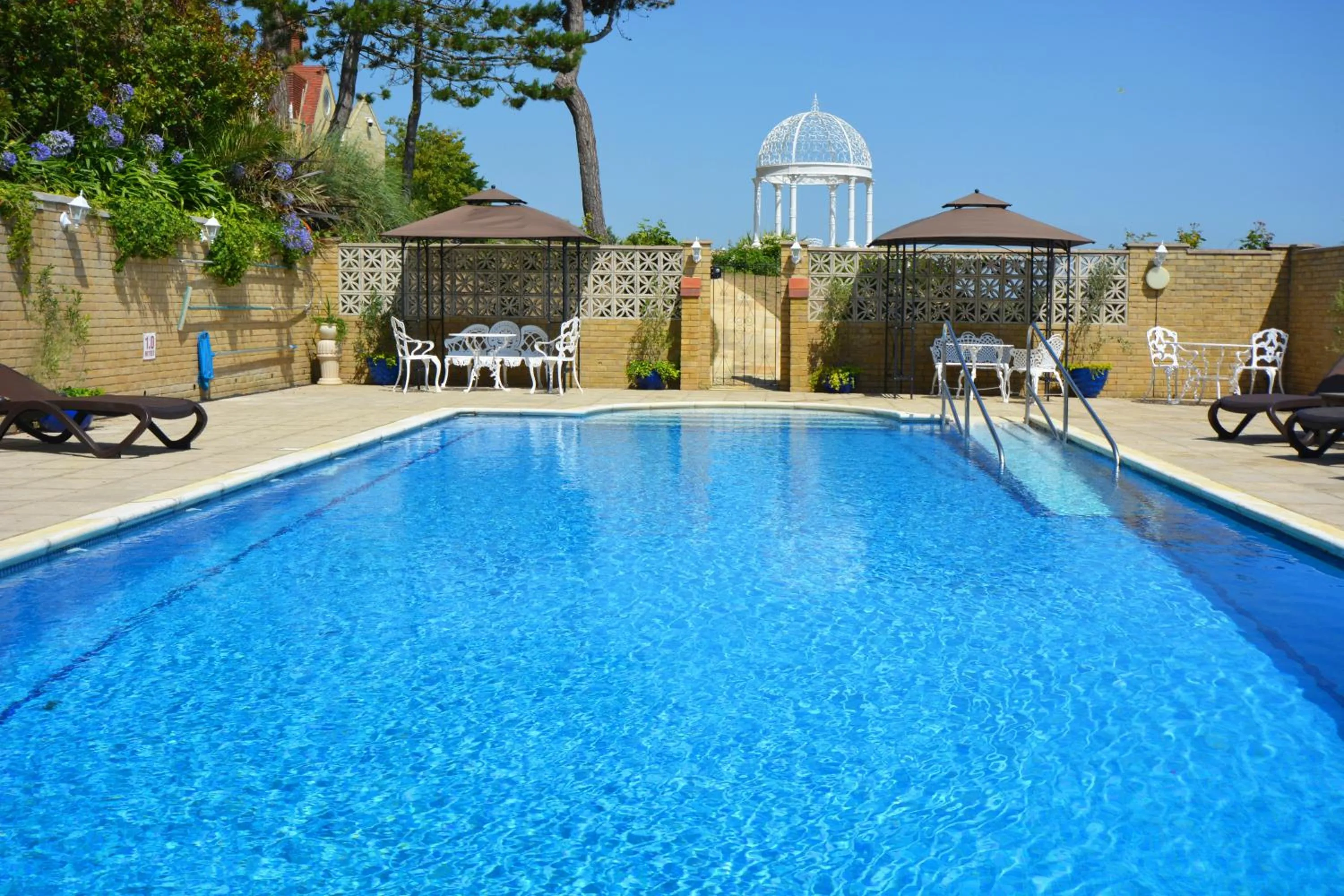 Swimming pool in Haven Hall Hotel