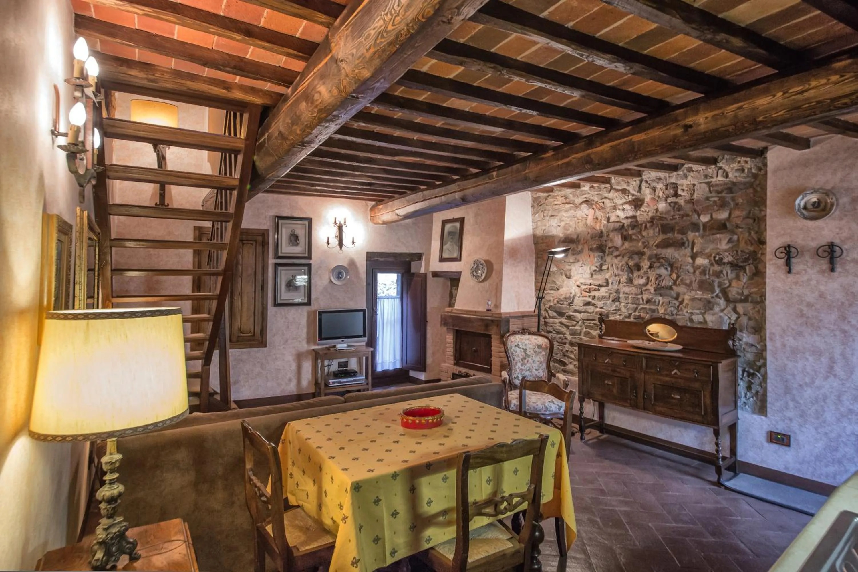 Living room in Castelletto di Montebenichi