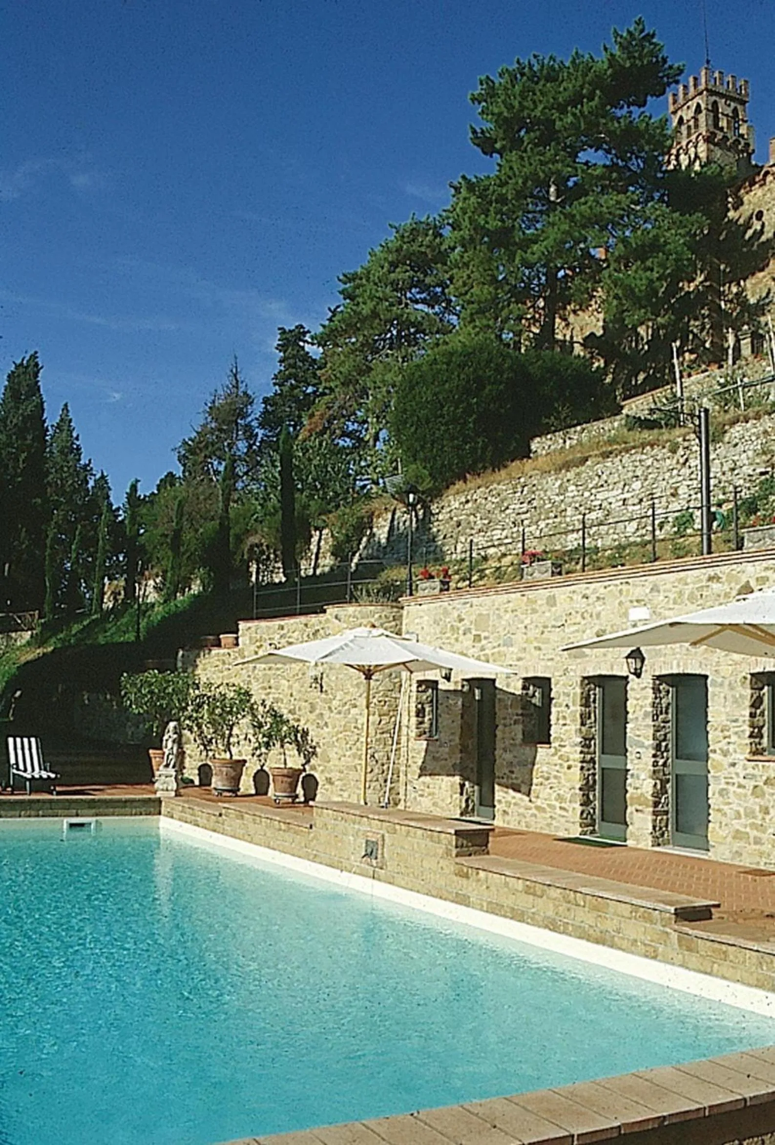 Pool view in Castelletto di Montebenichi
