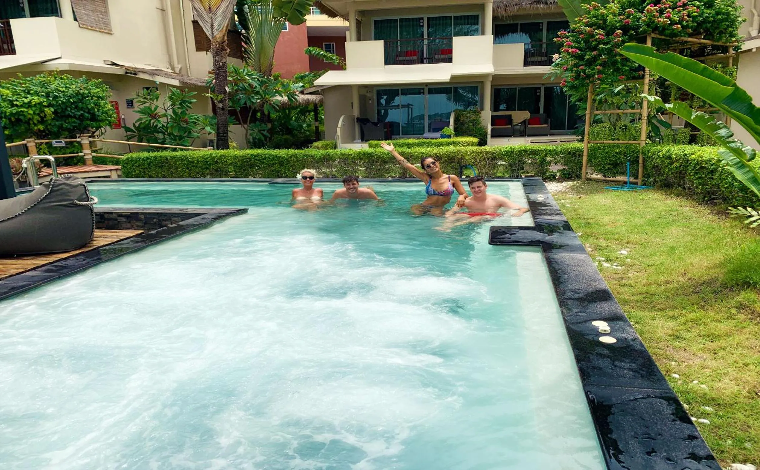 Hot Tub in Mama Beach Residence - Adults Only