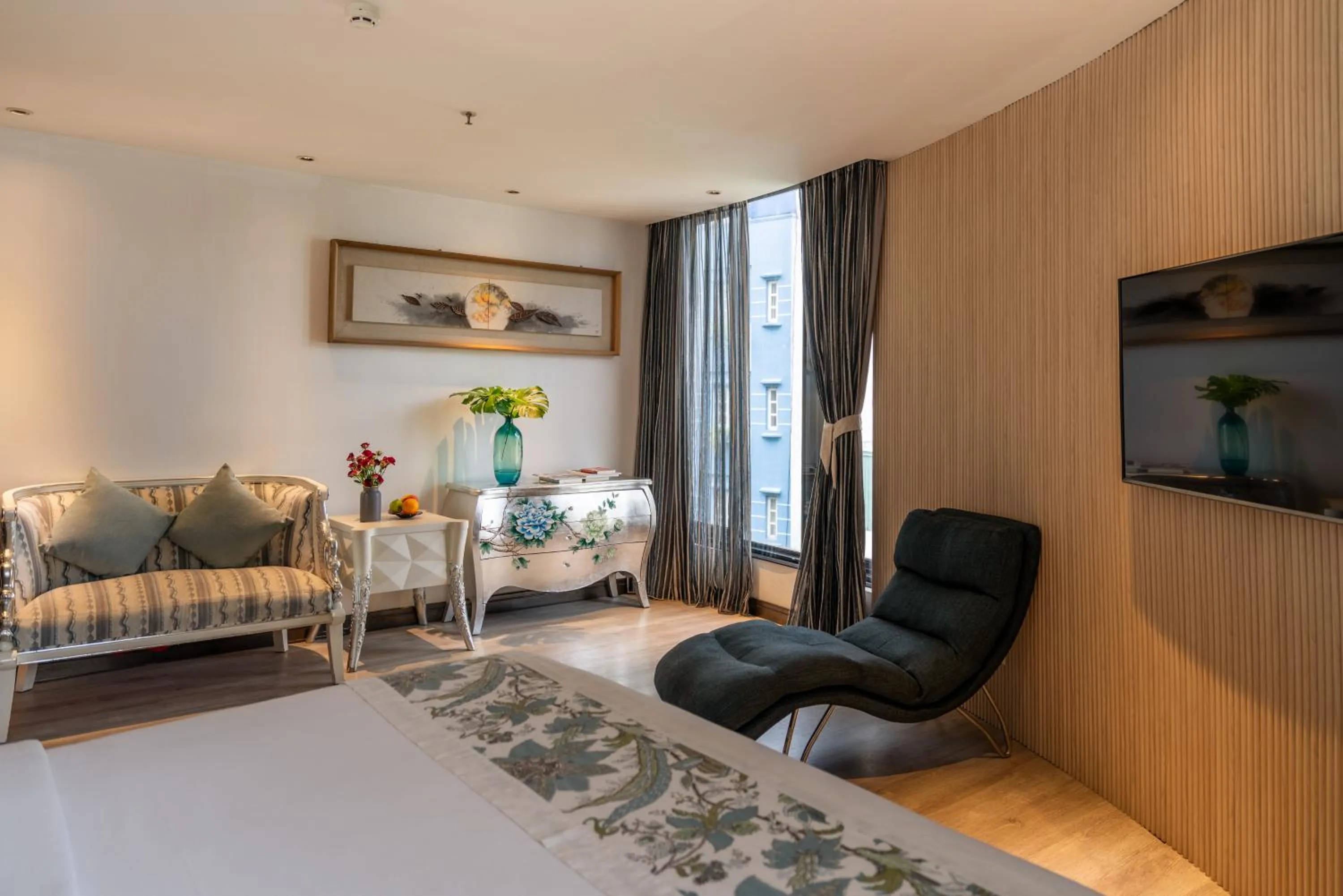 TV and multimedia, Bed in A&EM Saigon Hotel