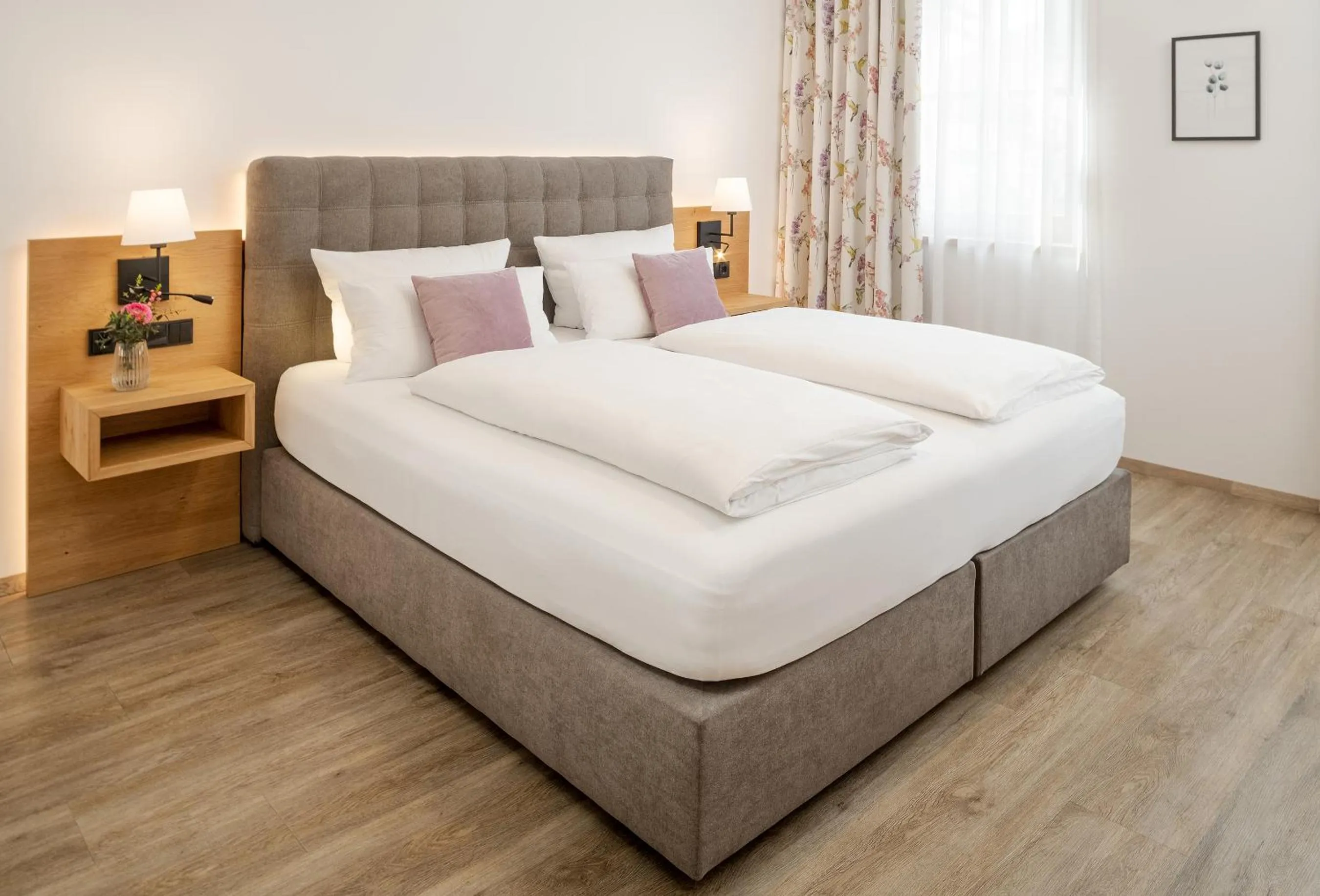 Photo of the whole room, Bed in Hotel Obermaier