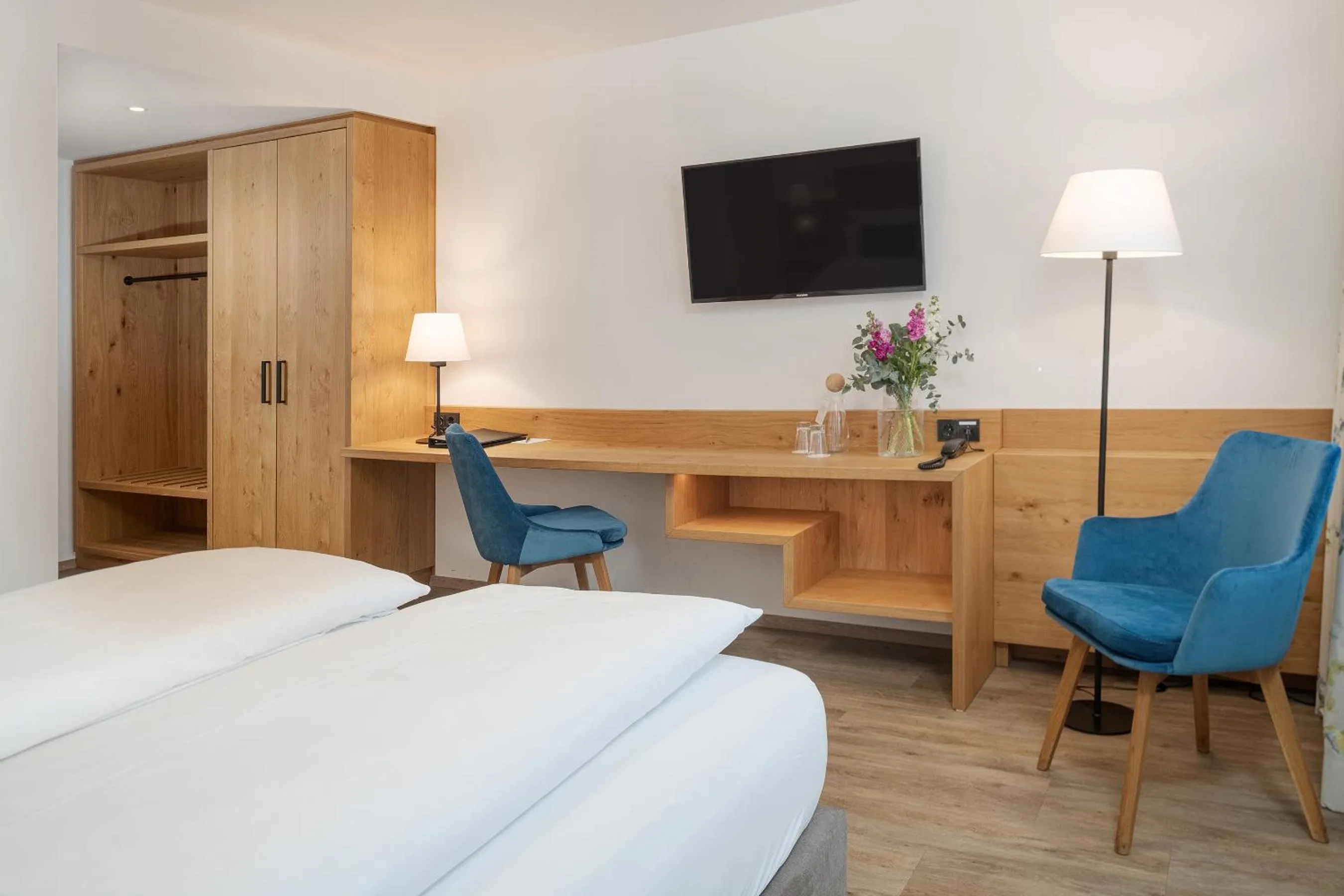 Photo of the whole room, Bed in Hotel Obermaier