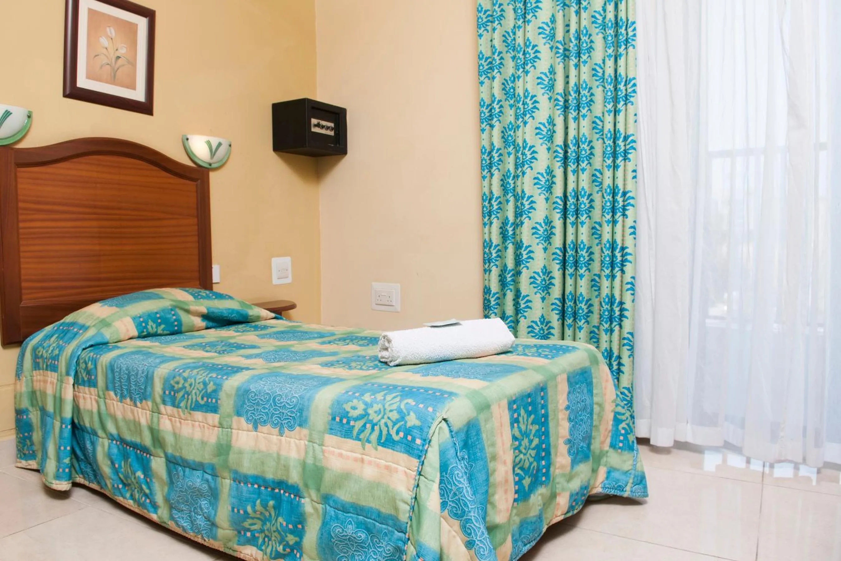 Single Room in EUROCLUB Hotel