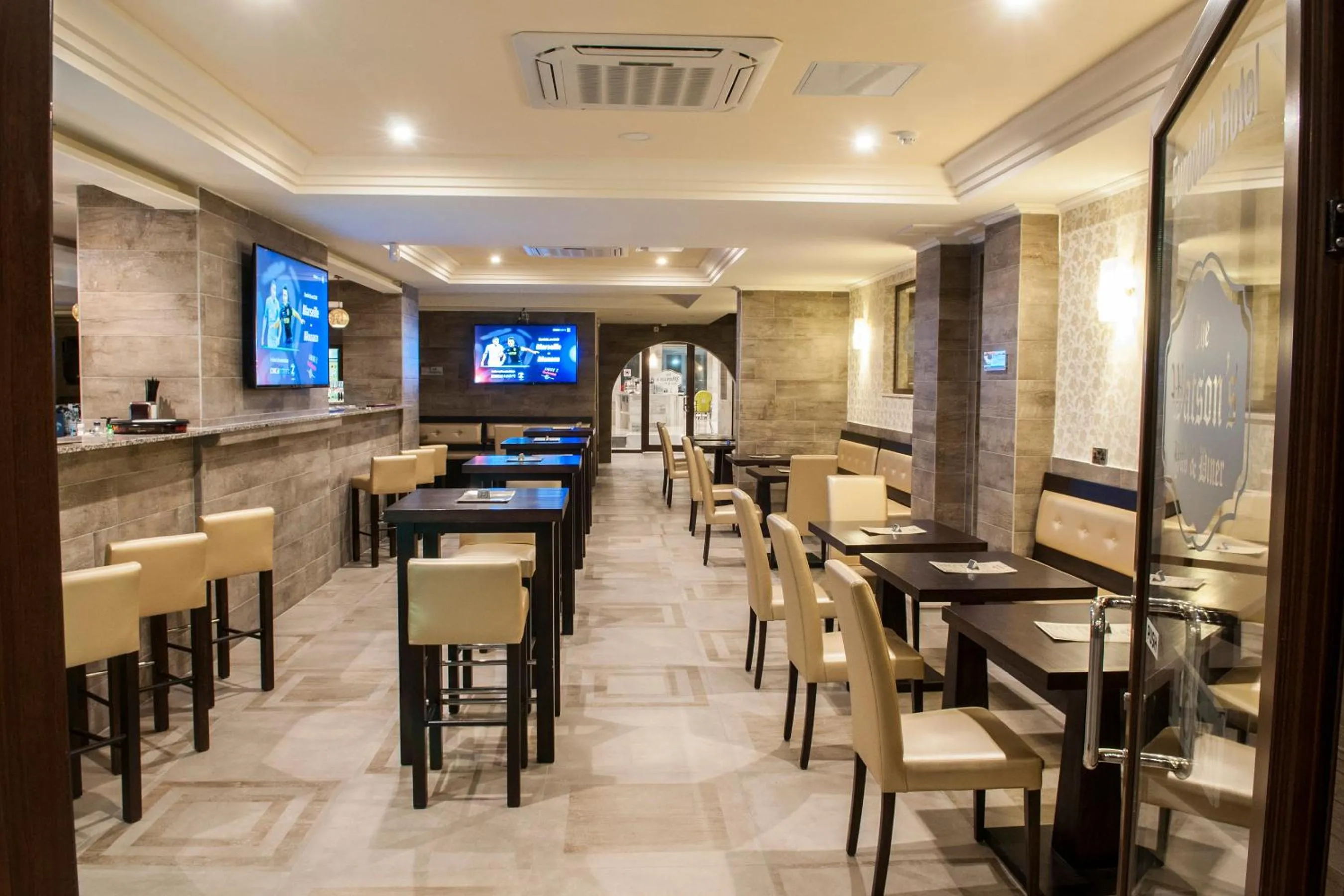 Lounge or bar in EUROCLUB Hotel