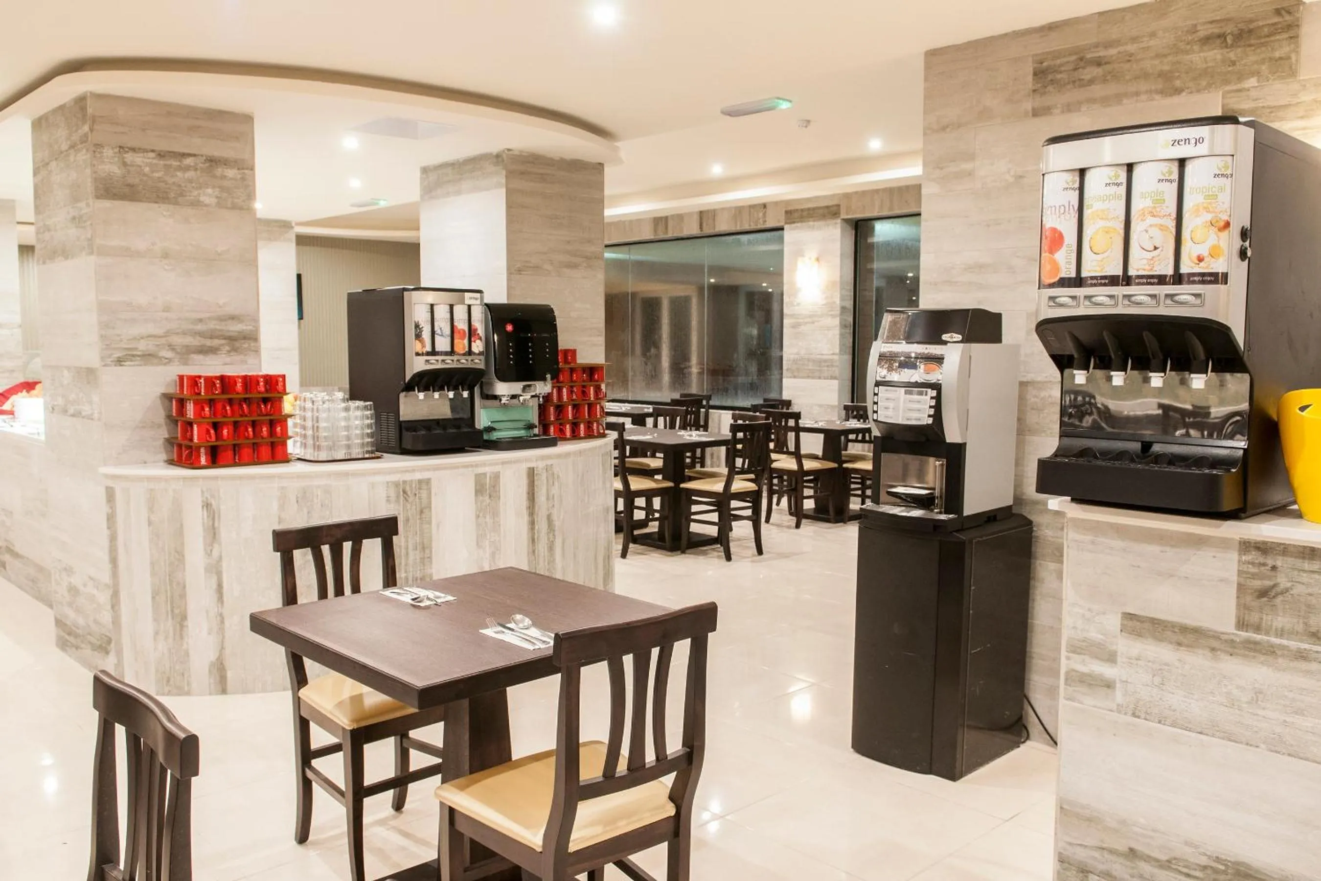 Restaurant/places to eat in EUROCLUB Hotel