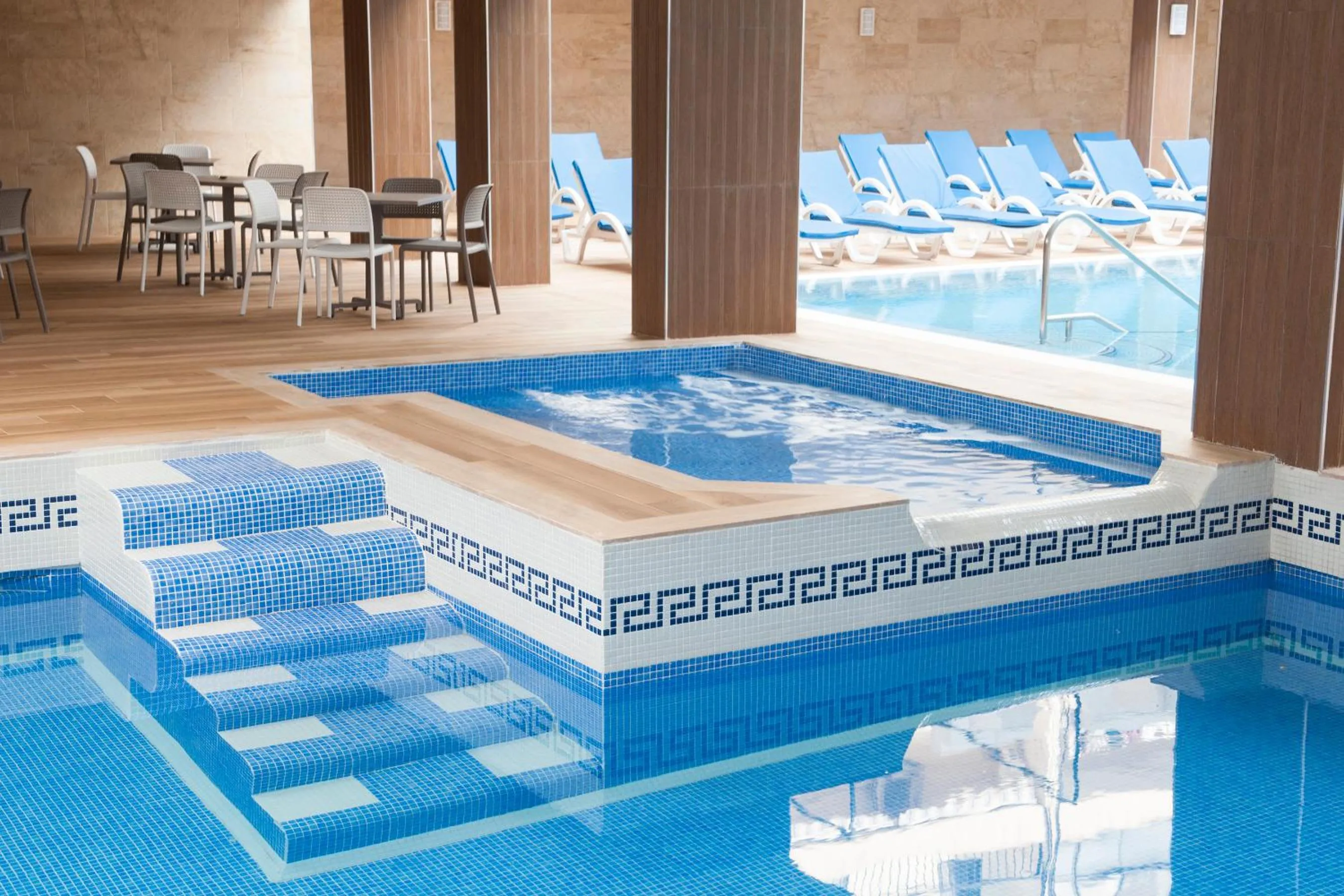 Hot Tub in EUROCLUB Hotel