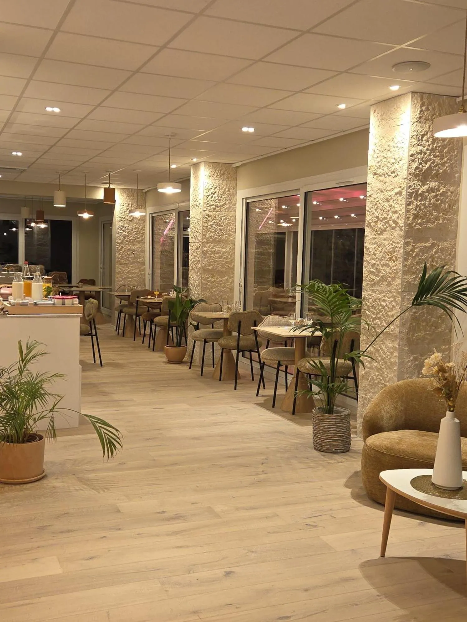 Hotel ASTORIA- Saint Etienne-Centre des Congrès-