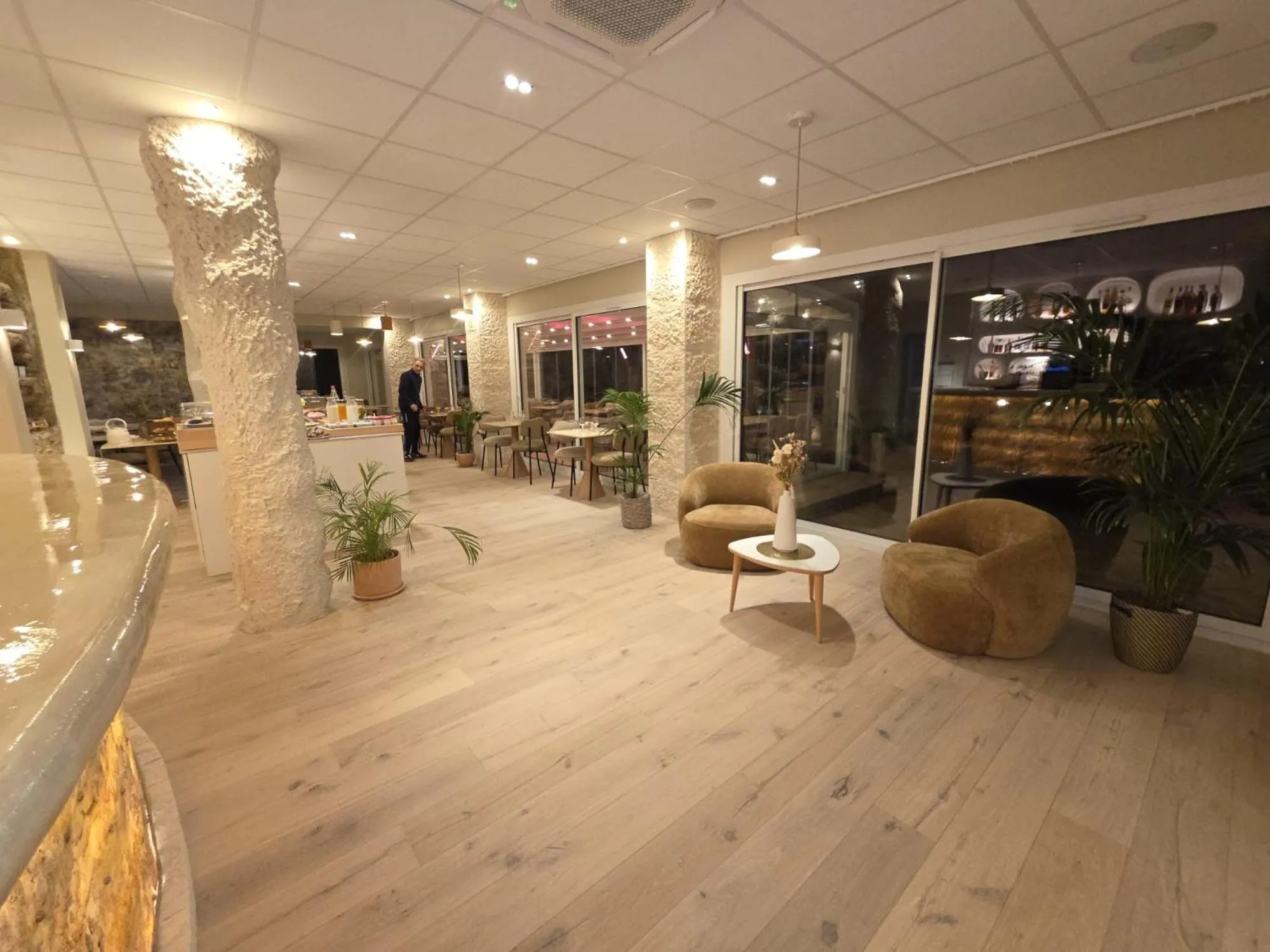 Hotel ASTORIA- Saint Etienne-Centre des Congrès-