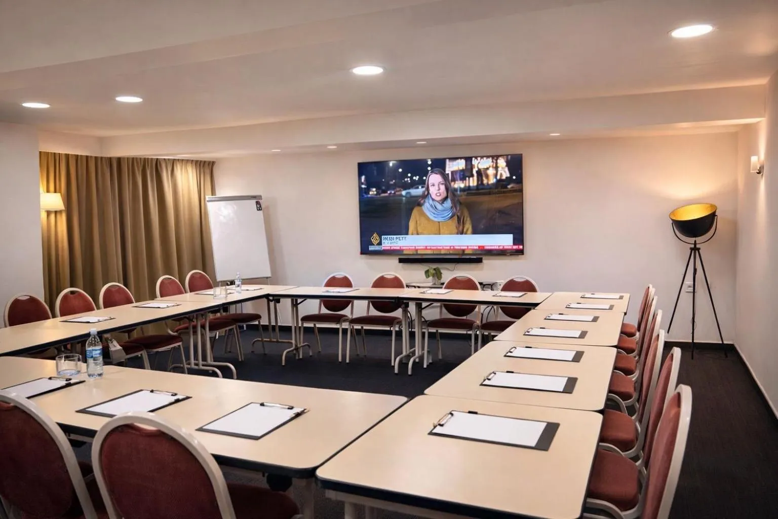 Hotel ASTORIA- Saint Etienne-Centre des Congrès-